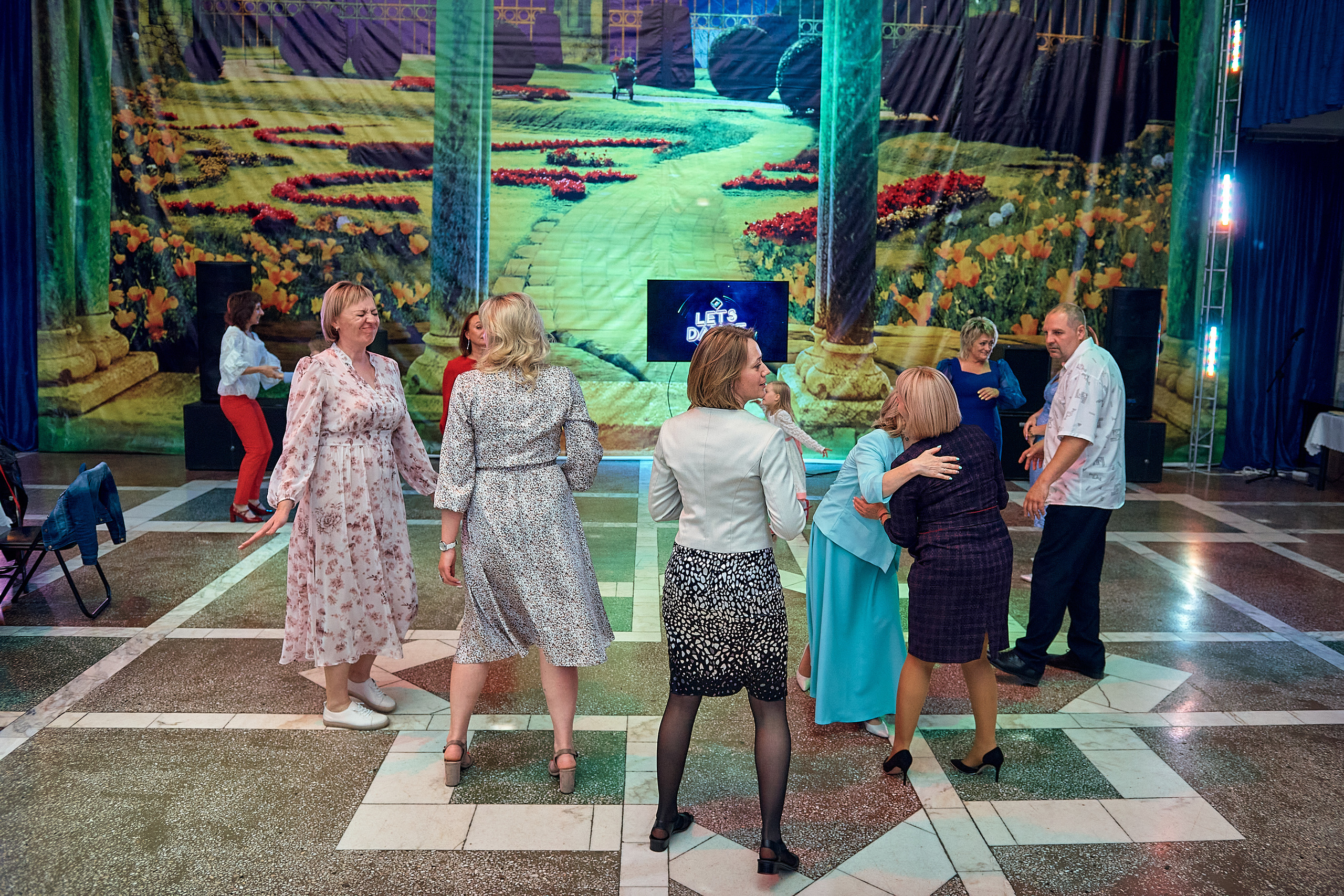 Выпускной 11 кл школа 100 2021 г. Семейный, свадебный, школьный фотограф в Железногорске Целуев Андрей