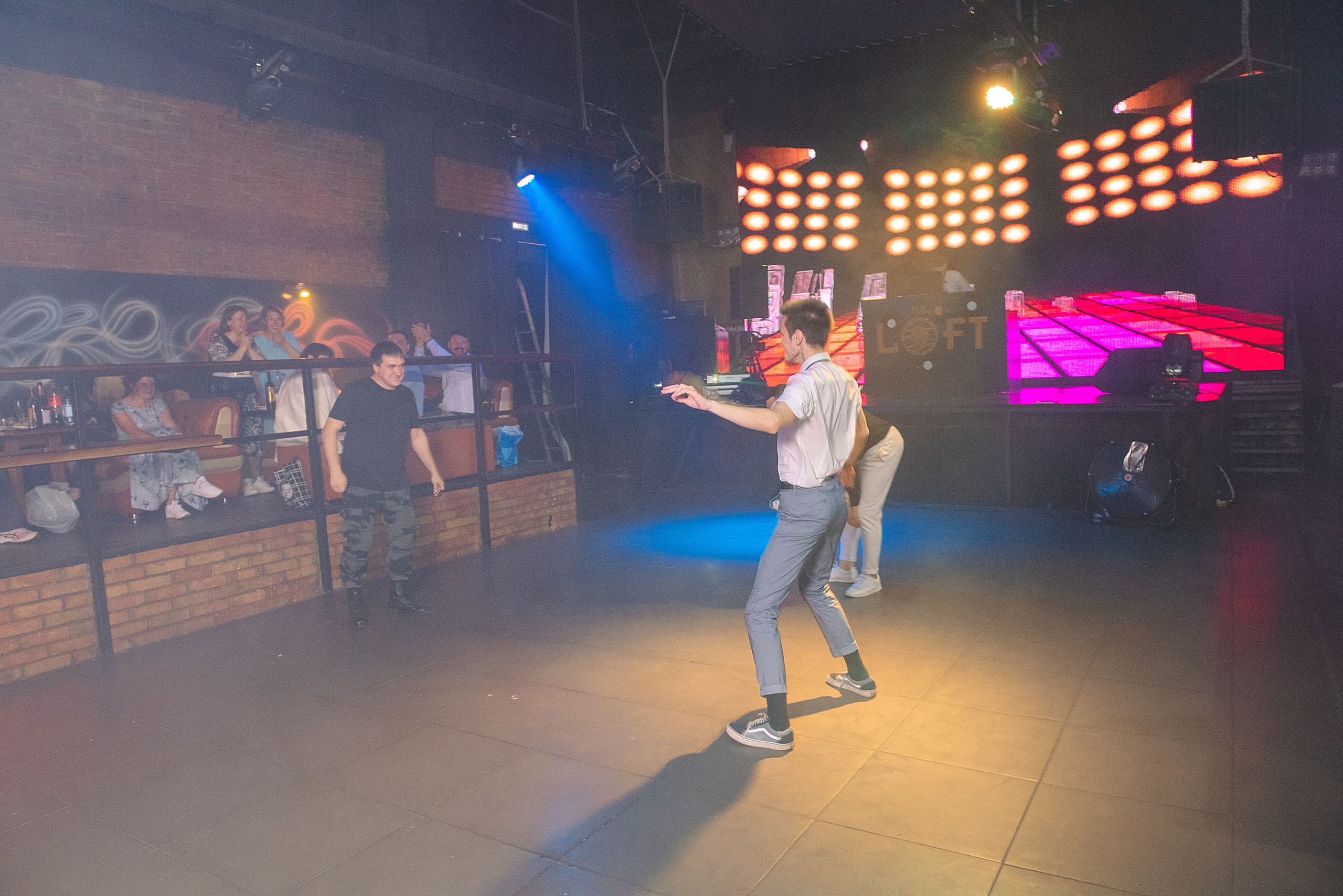 ВЫПУСКНОЙ 11А шк106. Семейный, свадебный, школьный фотограф в Железногорске Целуев Андрей