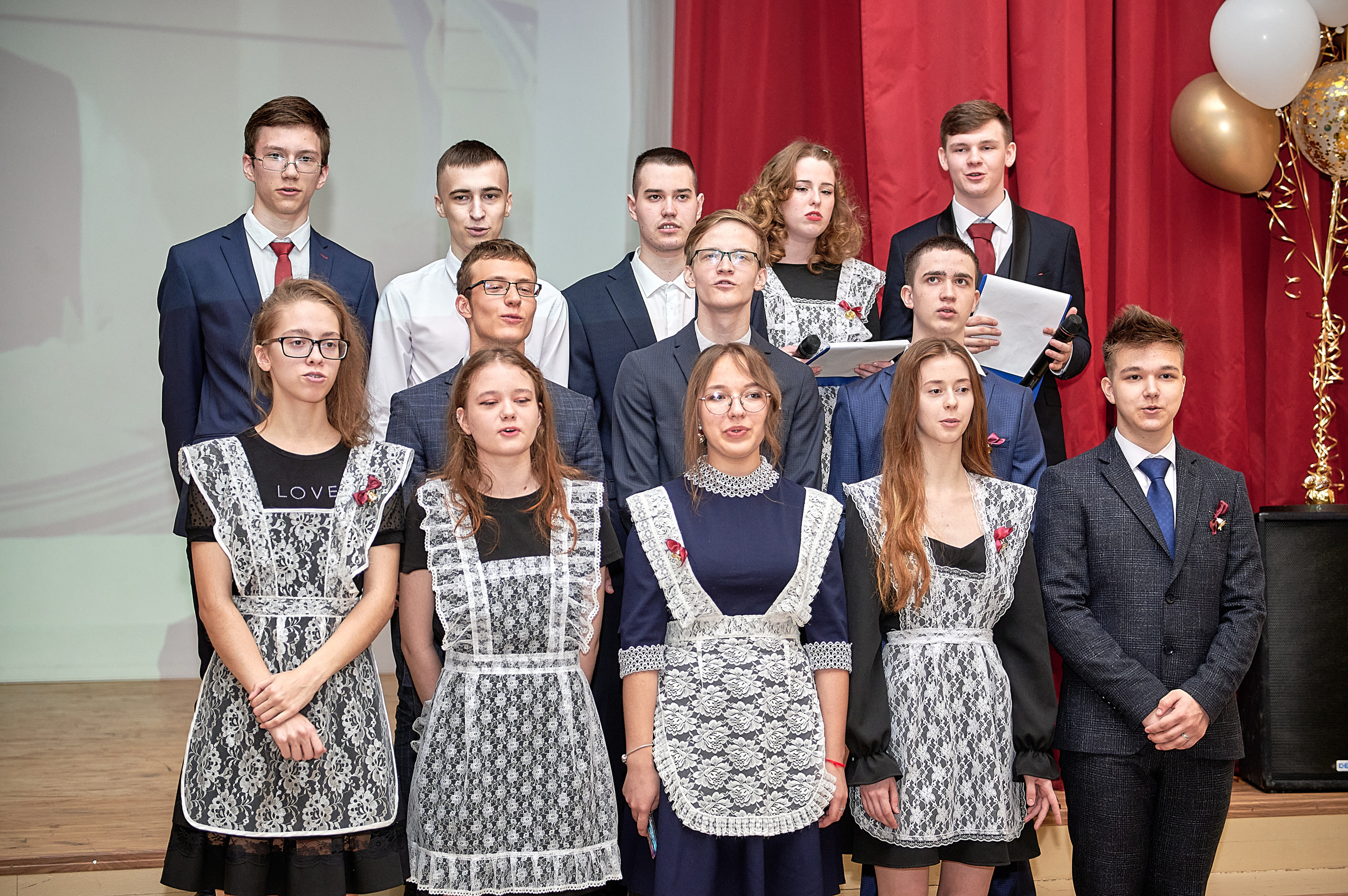 Последний звонок шк. 106 2022. Семейный, свадебный, школьный фотограф в Железногорске Целуев Андрей