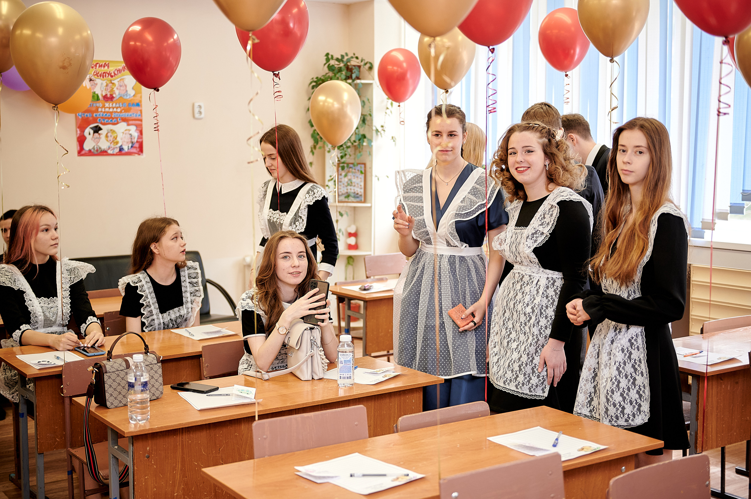 Последний звонок шк. 106 2022. Семейный, свадебный, школьный фотограф в Железногорске Целуев Андрей