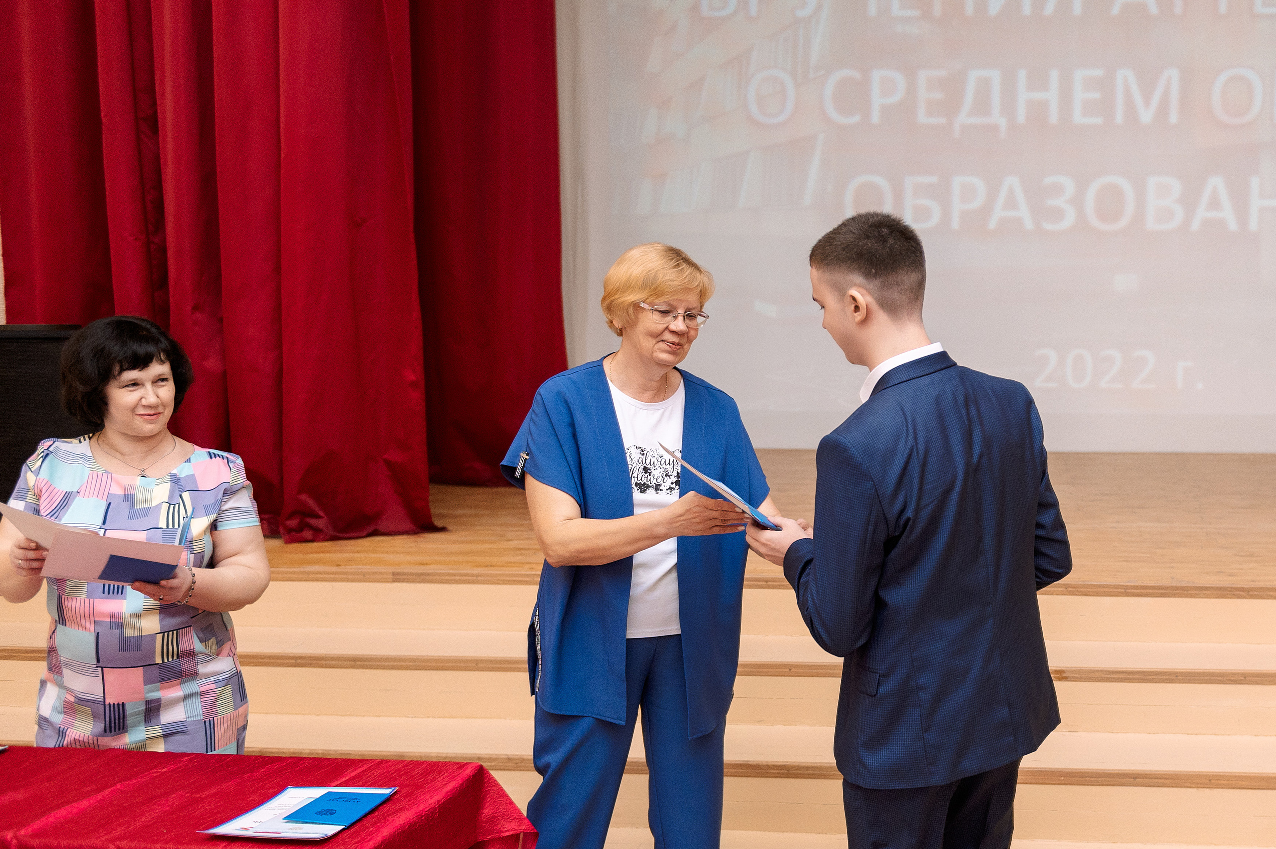 ВЫПУСКНОЙ 11А шк106. Семейный, свадебный, школьный фотограф в Железногорске Целуев Андрей