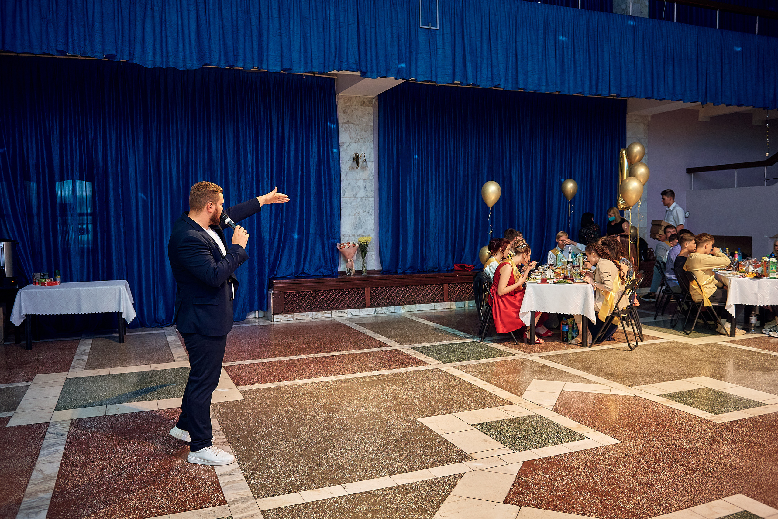 Выпускной 11 кл школа 100 2021 г. Семейный, свадебный, школьный фотограф в Железногорске Целуев Андрей