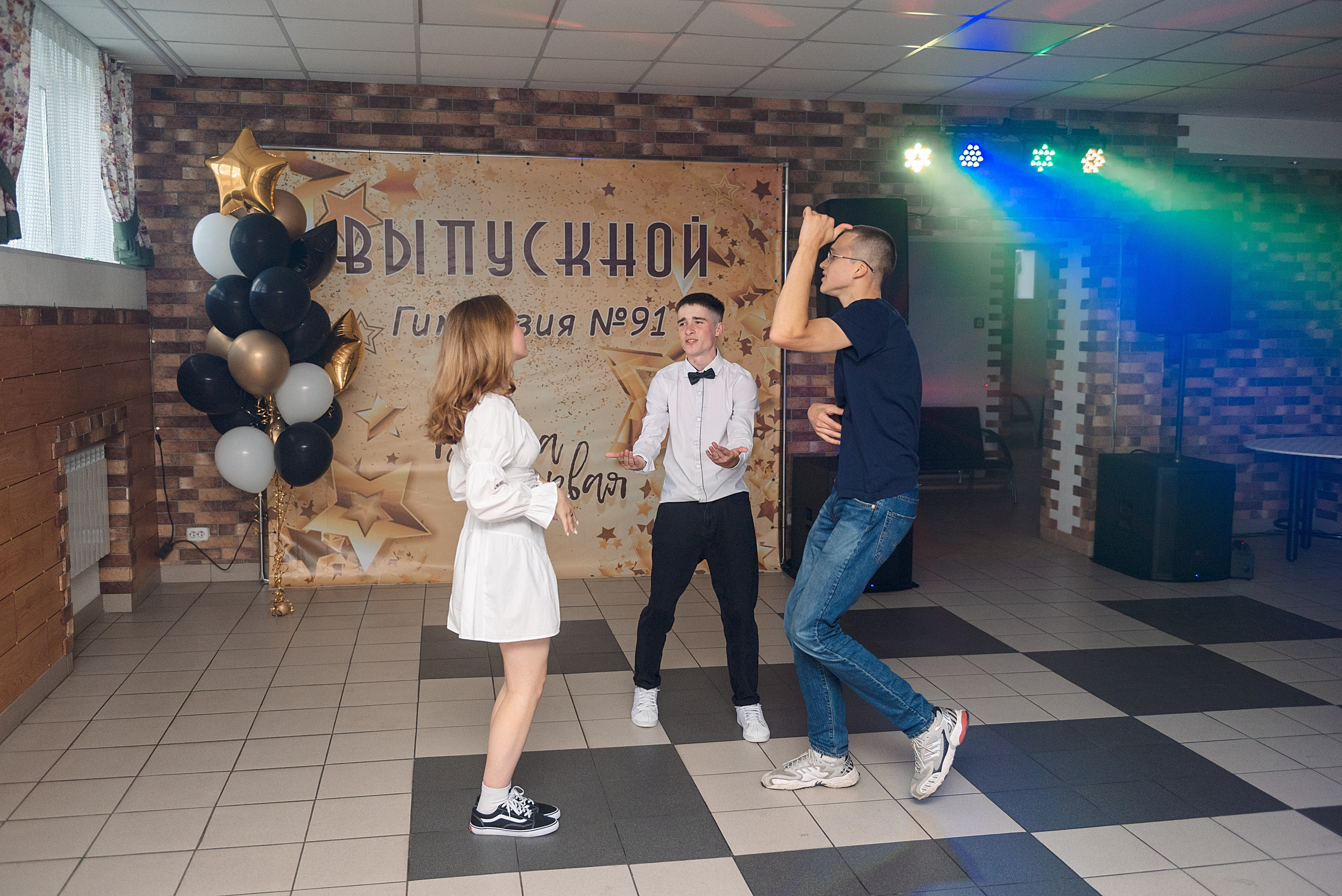 ВЫПУСКНОЙ 9кл. гимназия 91. Семейный, свадебный, школьный фотограф в Железногорске Целуев Андрей