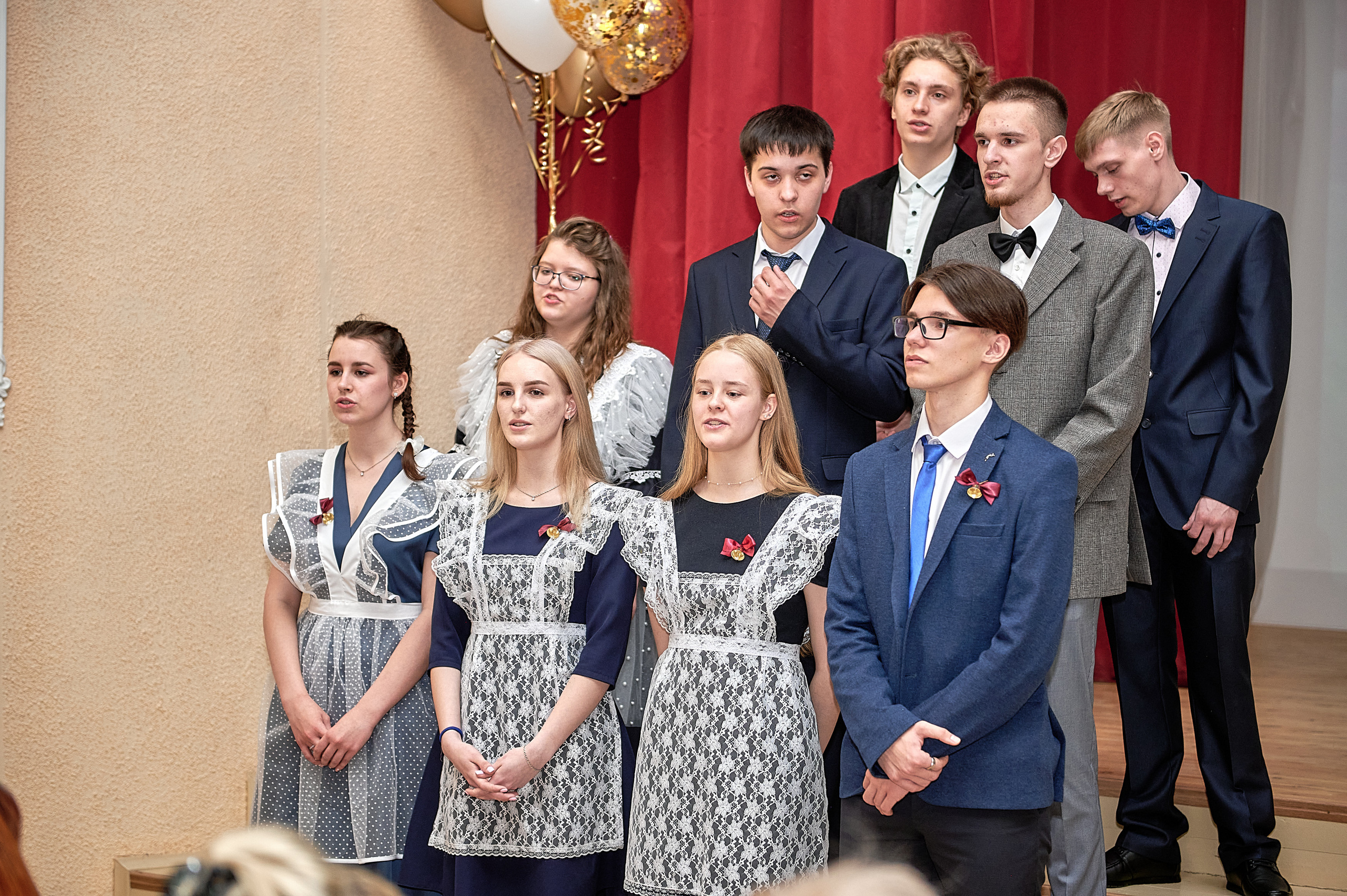 Последний звонок шк. 106 2022. Семейный, свадебный, школьный фотограф в Железногорске Целуев Андрей