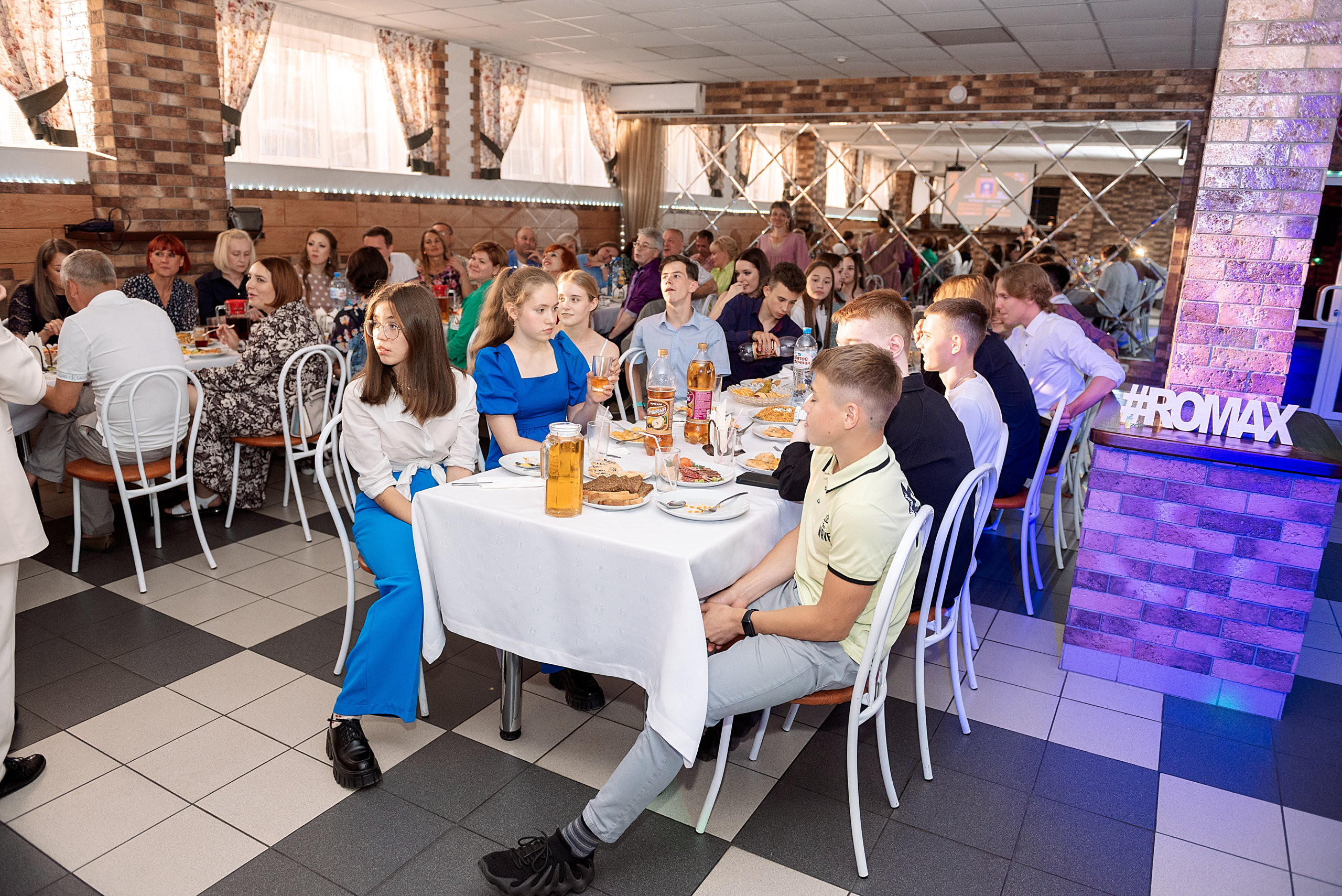 ВЫПУСКНОЙ 9кл. шк.106. Семейный, свадебный, школьный фотограф в Железногорске Целуев Андрей