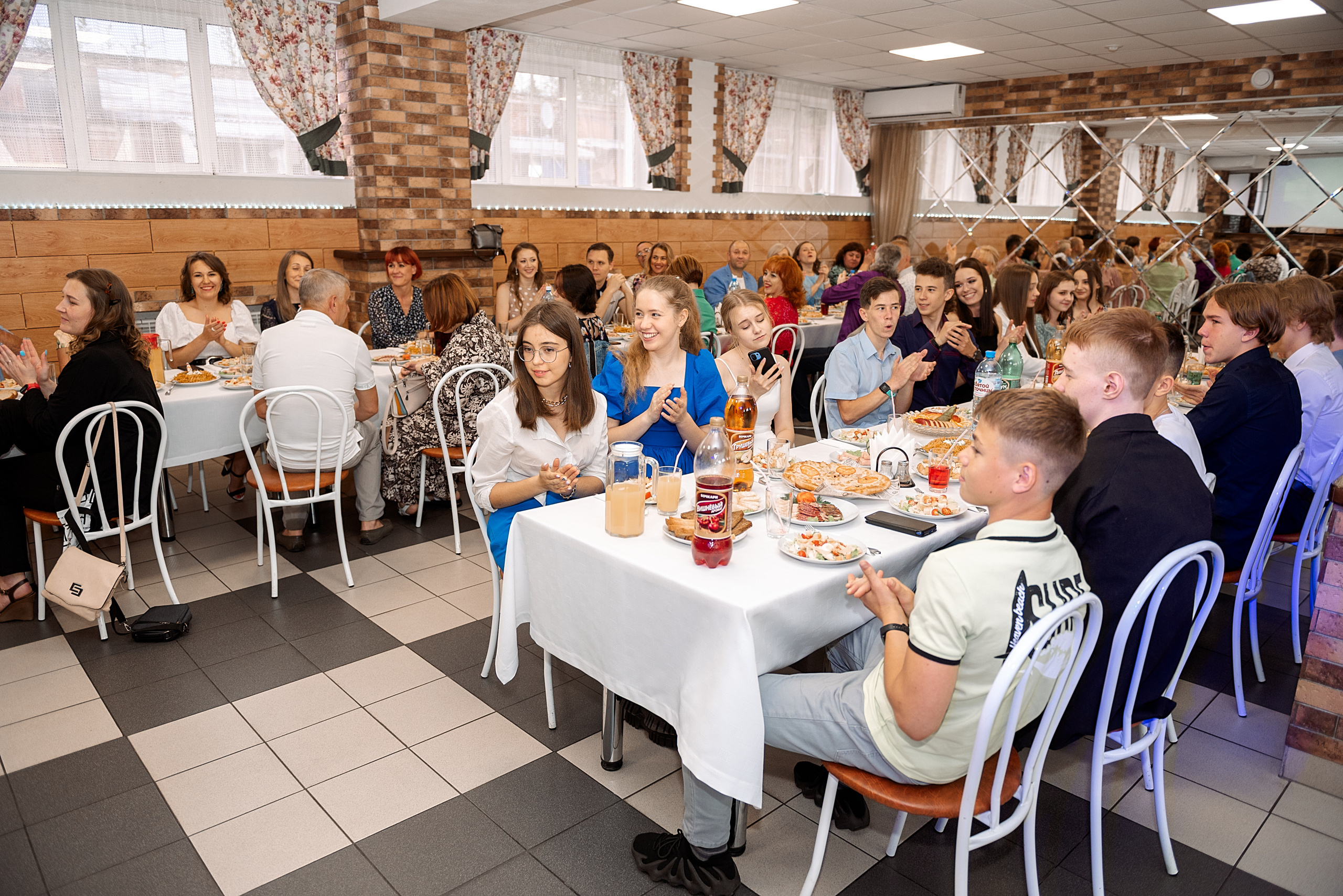 ВЫПУСКНОЙ 9кл. шк.106. Семейный, свадебный, школьный фотограф в Железногорске Целуев Андрей