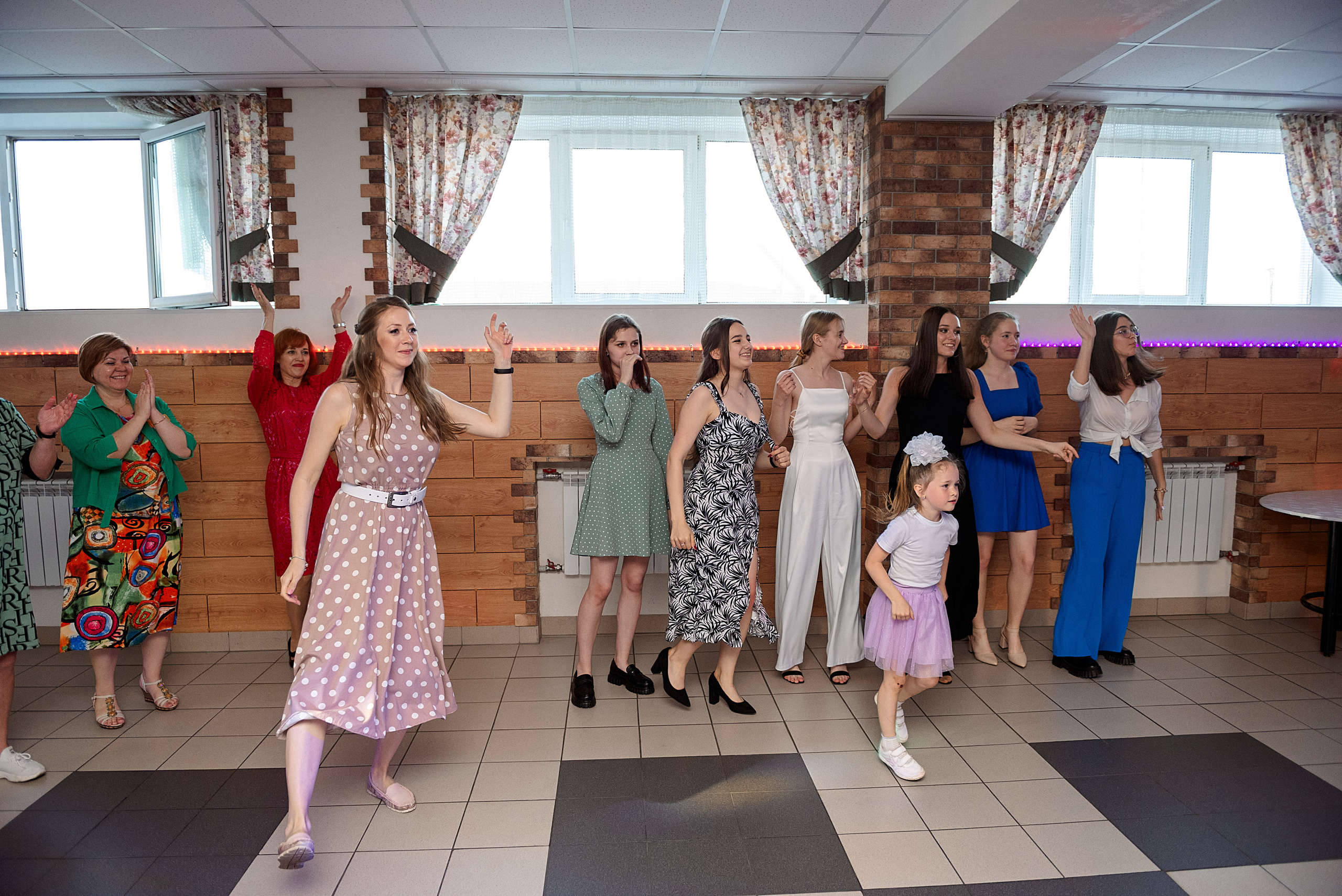 ВЫПУСКНОЙ 9кл. шк.106. Семейный, свадебный, школьный фотограф в Железногорске Целуев Андрей