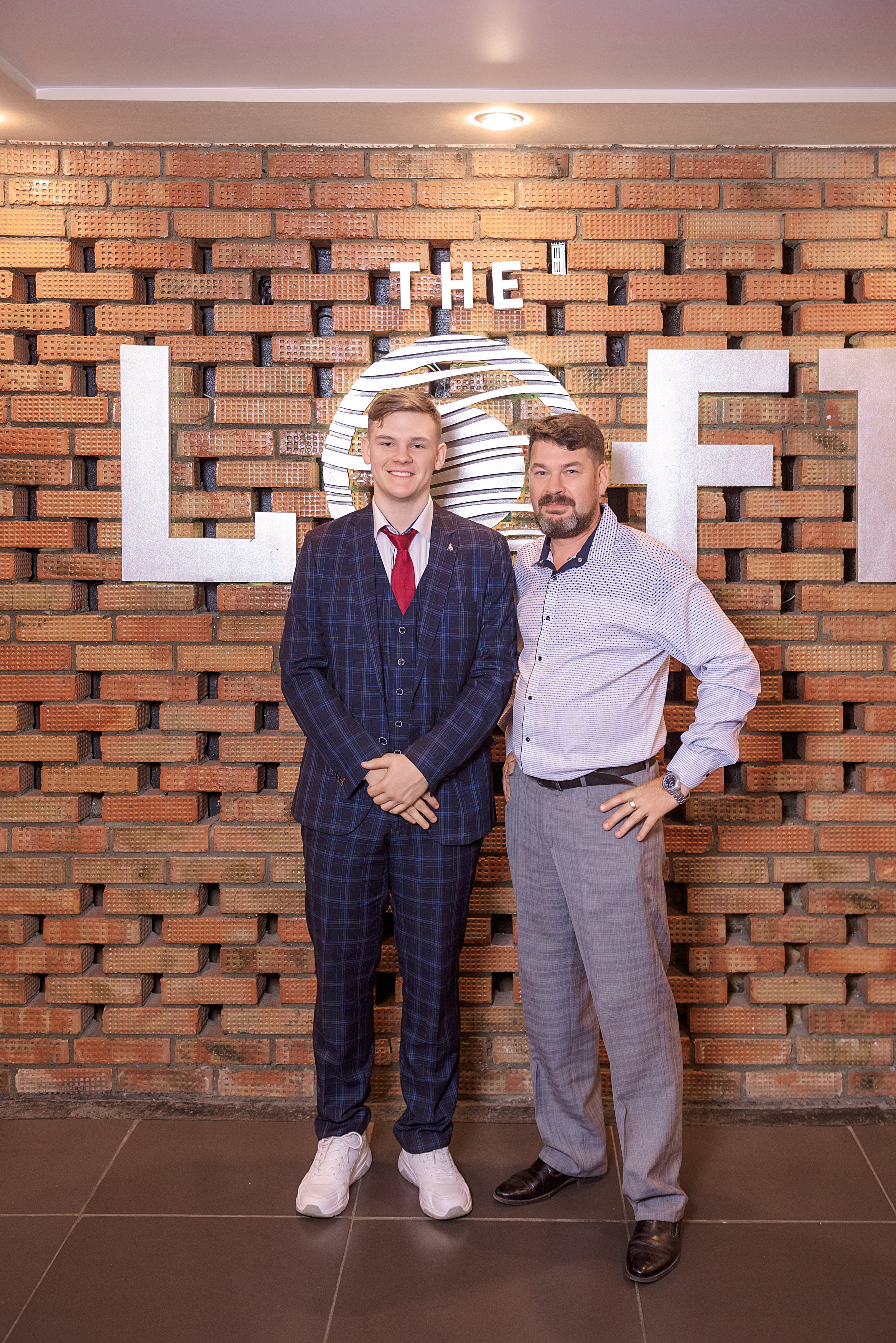 ВЫПУСКНОЙ 11А шк106. Семейный, свадебный, школьный фотограф в Железногорске Целуев Андрей