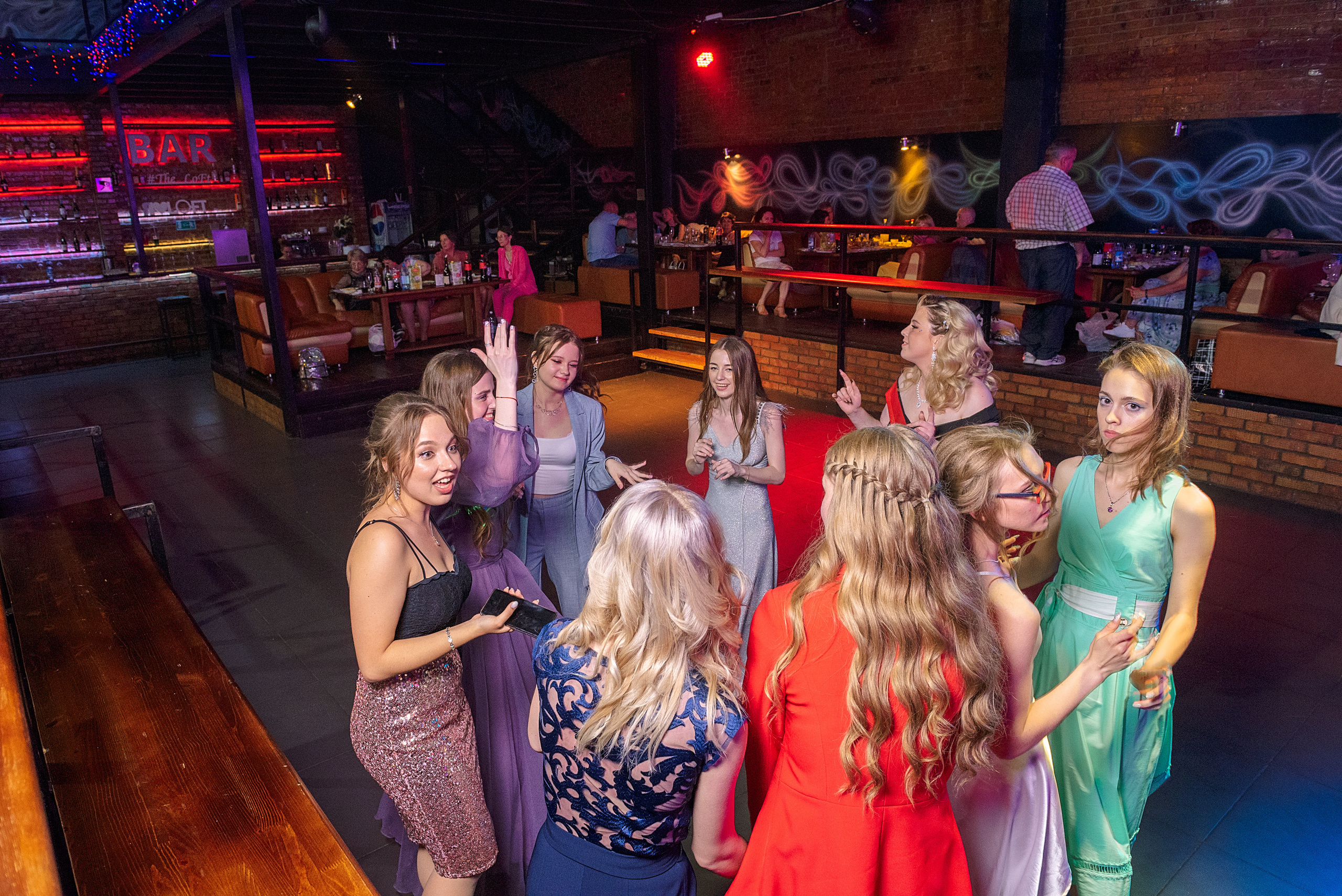 ВЫПУСКНОЙ 11А шк106. Семейный, свадебный, школьный фотограф в Железногорске Целуев Андрей