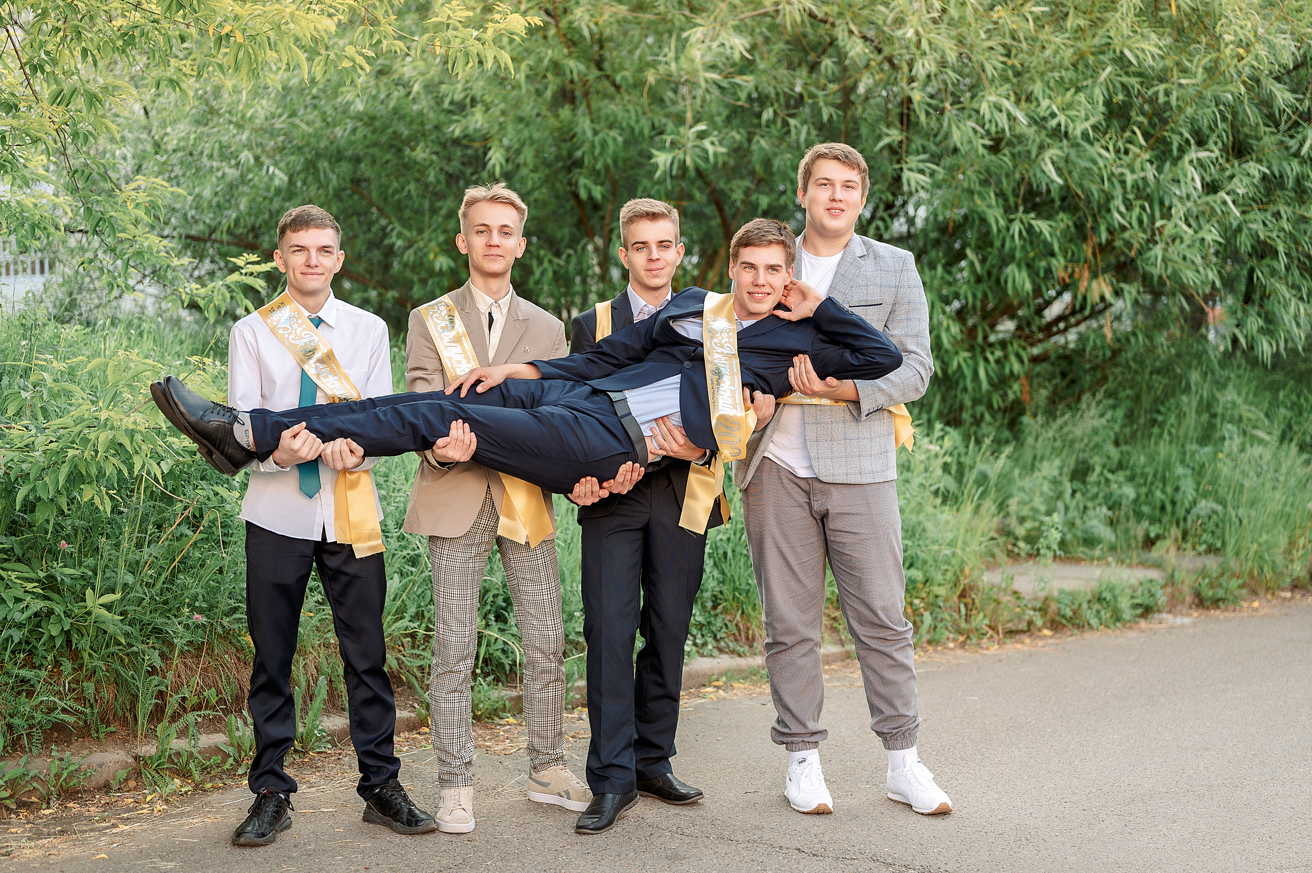 Выпускной 11 кл школа 100 2021 г. Семейный, свадебный, школьный фотограф в Железногорске Целуев Андрей