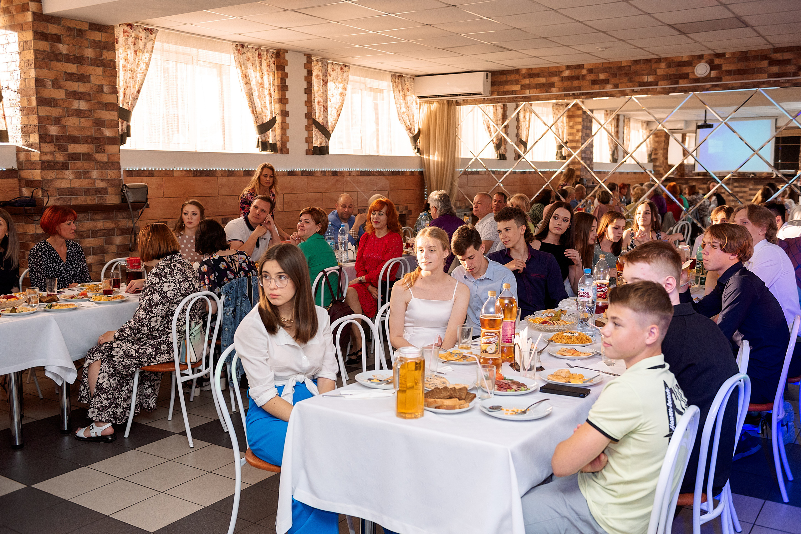 ВЫПУСКНОЙ 9кл. шк.106. Семейный, свадебный, школьный фотограф в Железногорске Целуев Андрей