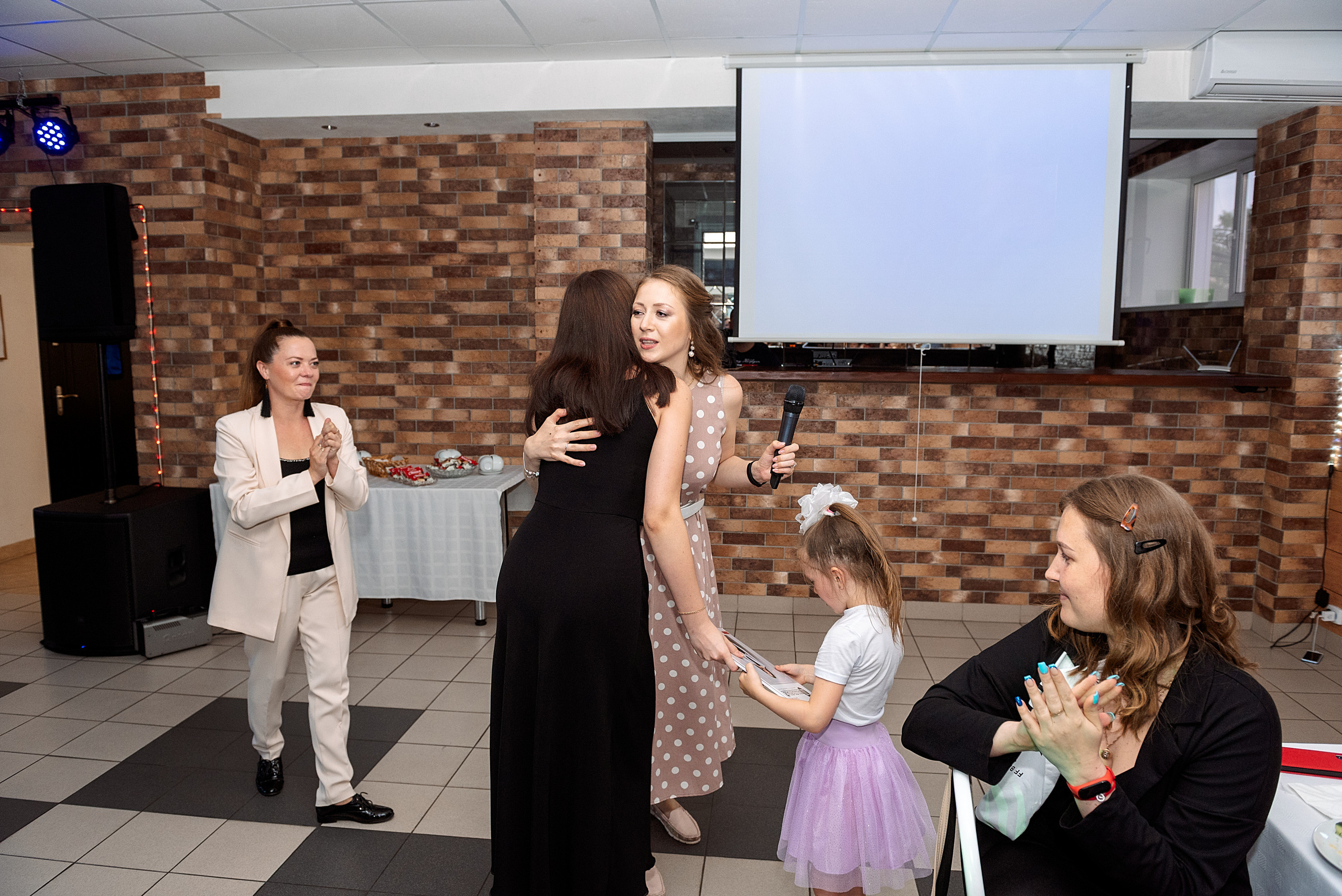 ВЫПУСКНОЙ 9кл. шк.106. Семейный, свадебный, школьный фотограф в Железногорске Целуев Андрей