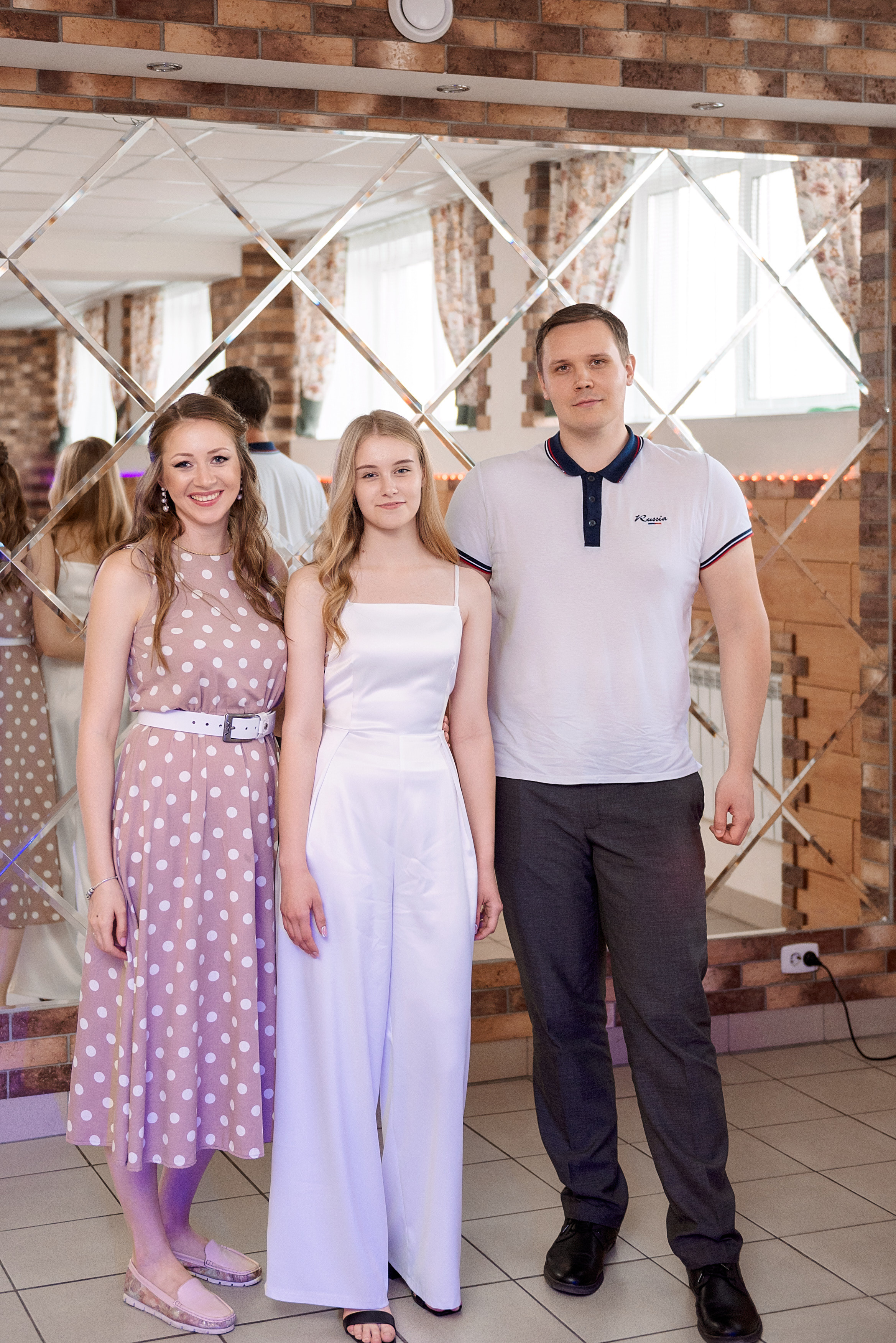 ВЫПУСКНОЙ 9кл. шк.106. Семейный, свадебный, школьный фотограф в Железногорске Целуев Андрей