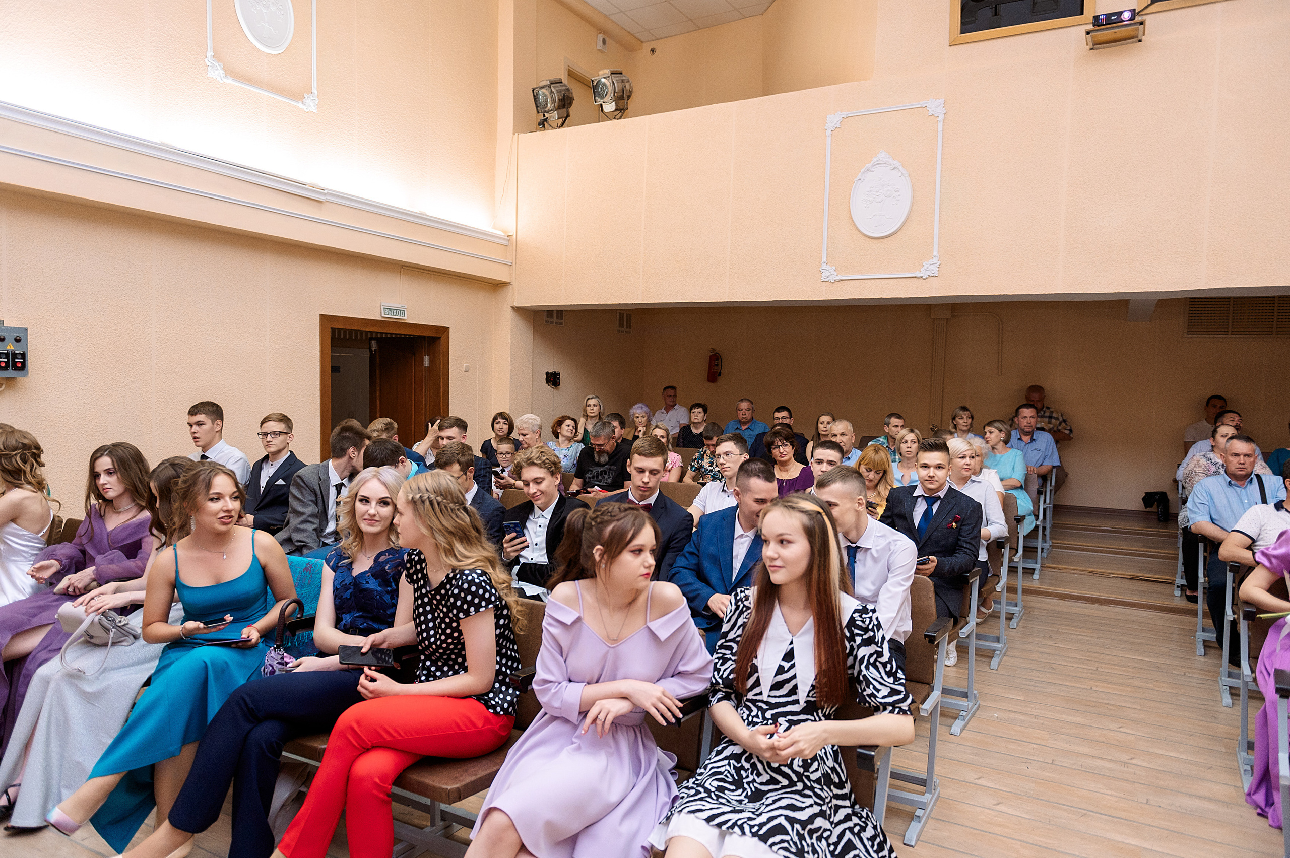 ВЫПУСКНОЙ 11А шк106. Семейный, свадебный, школьный фотограф в Железногорске Целуев Андрей