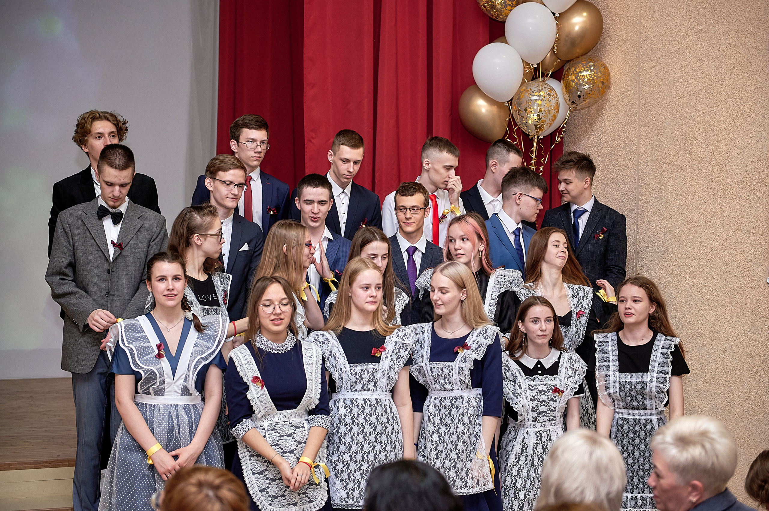 Последний звонок шк. 106 2022. Семейный, свадебный, школьный фотограф в Железногорске Целуев Андрей