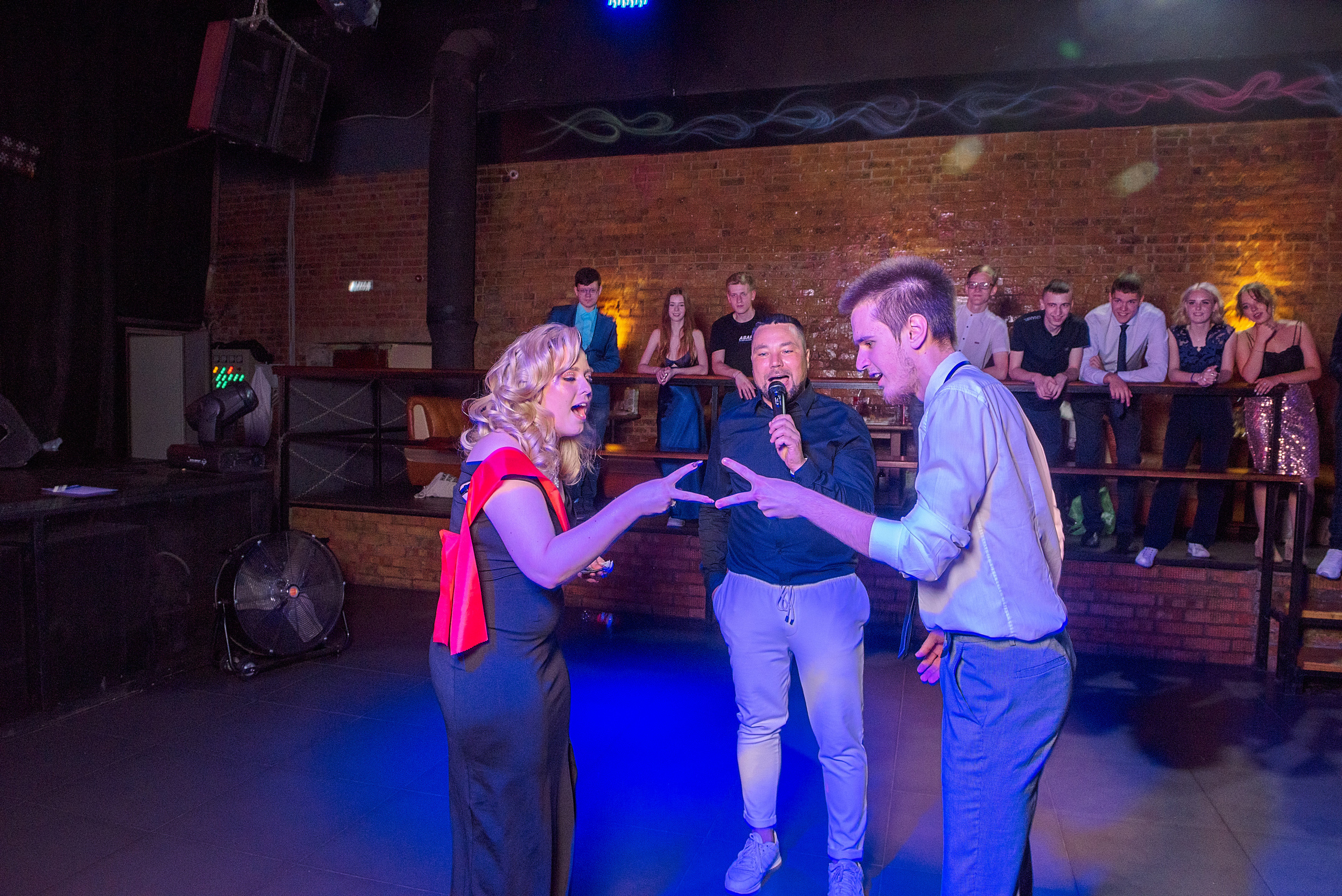 ВЫПУСКНОЙ 11А шк106. Семейный, свадебный, школьный фотограф в Железногорске Целуев Андрей