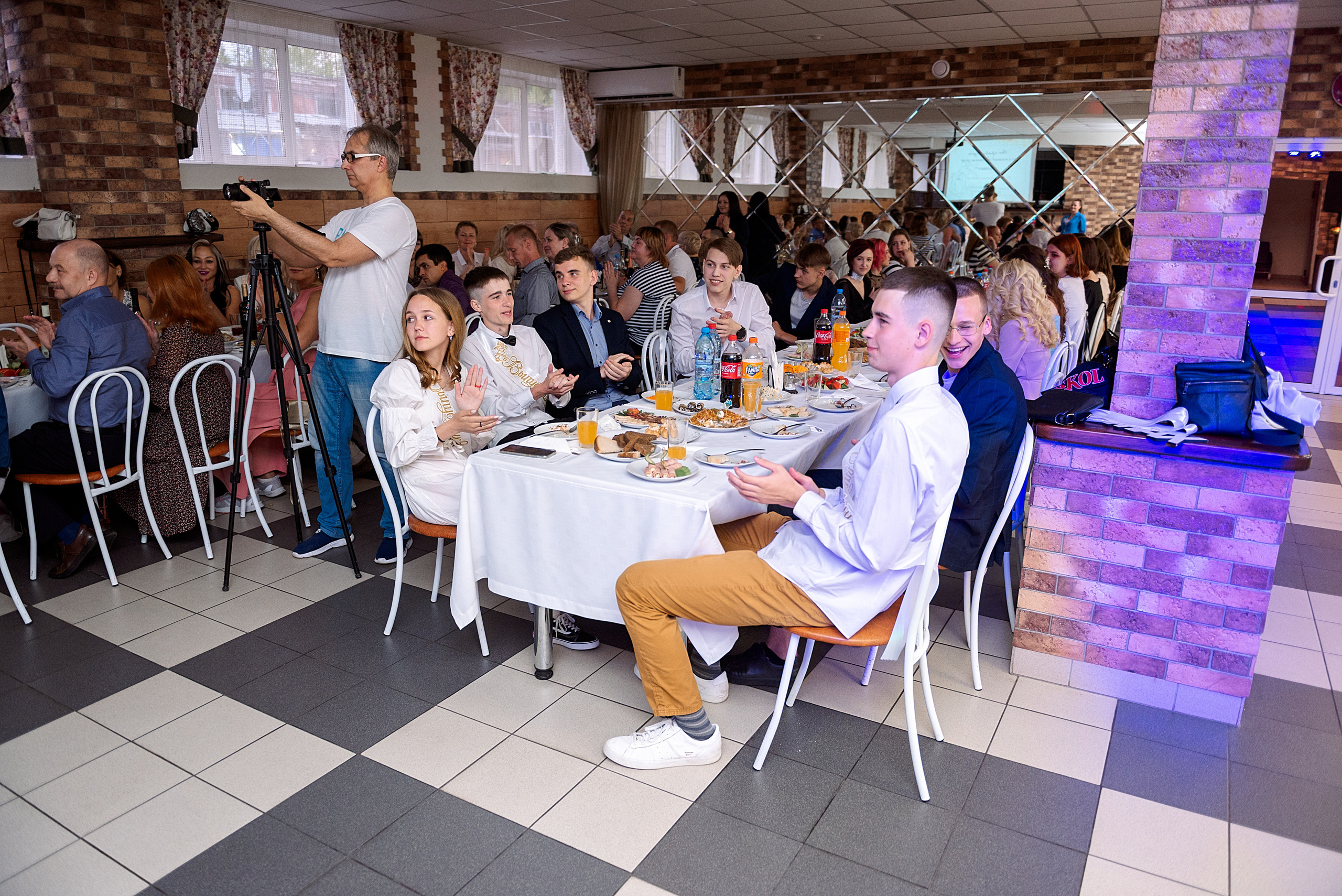 ВЫПУСКНОЙ 9кл. гимназия 91. Семейный, свадебный, школьный фотограф в Железногорске Целуев Андрей