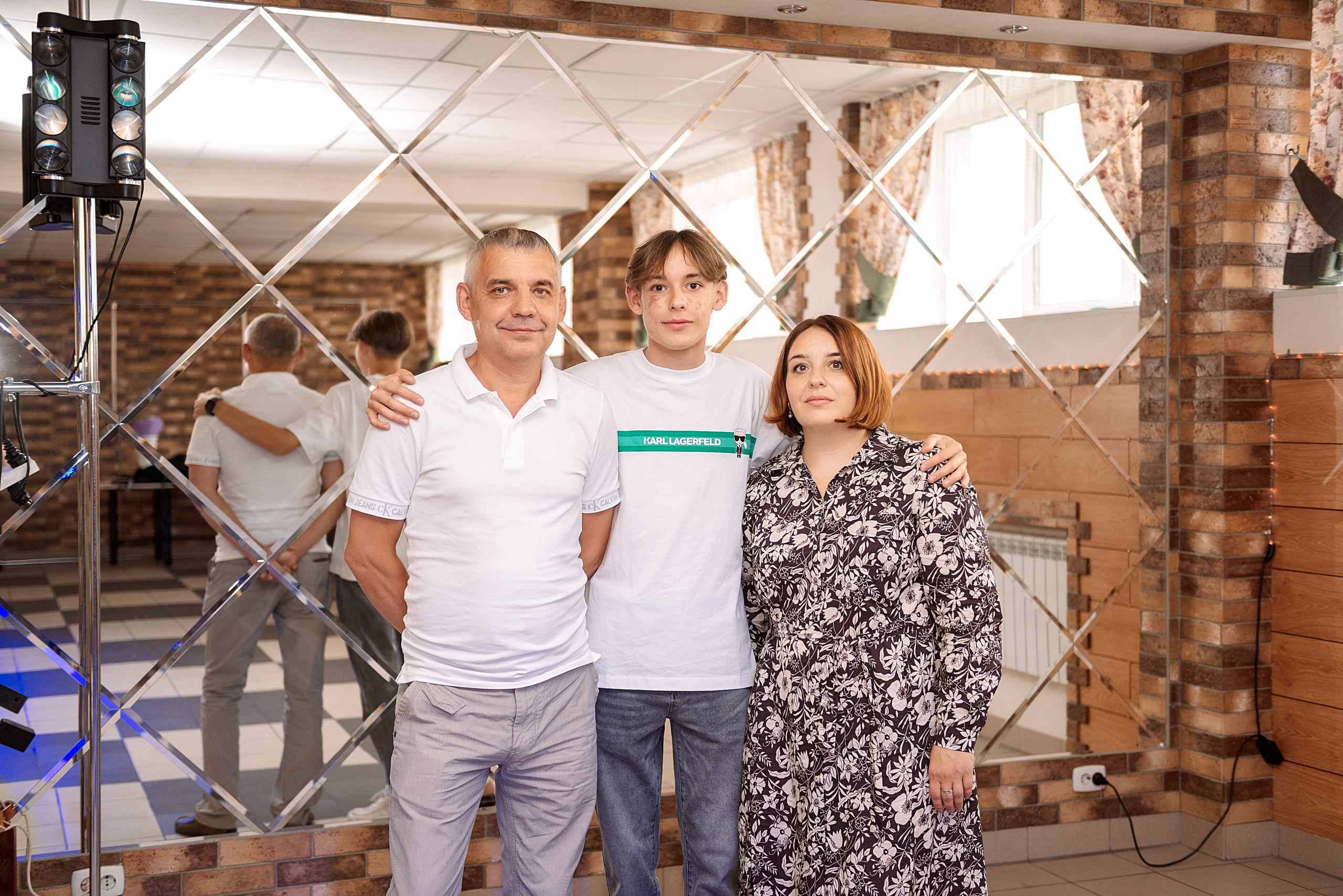 ВЫПУСКНОЙ 9кл. шк.106. Семейный, свадебный, школьный фотограф в Железногорске Целуев Андрей