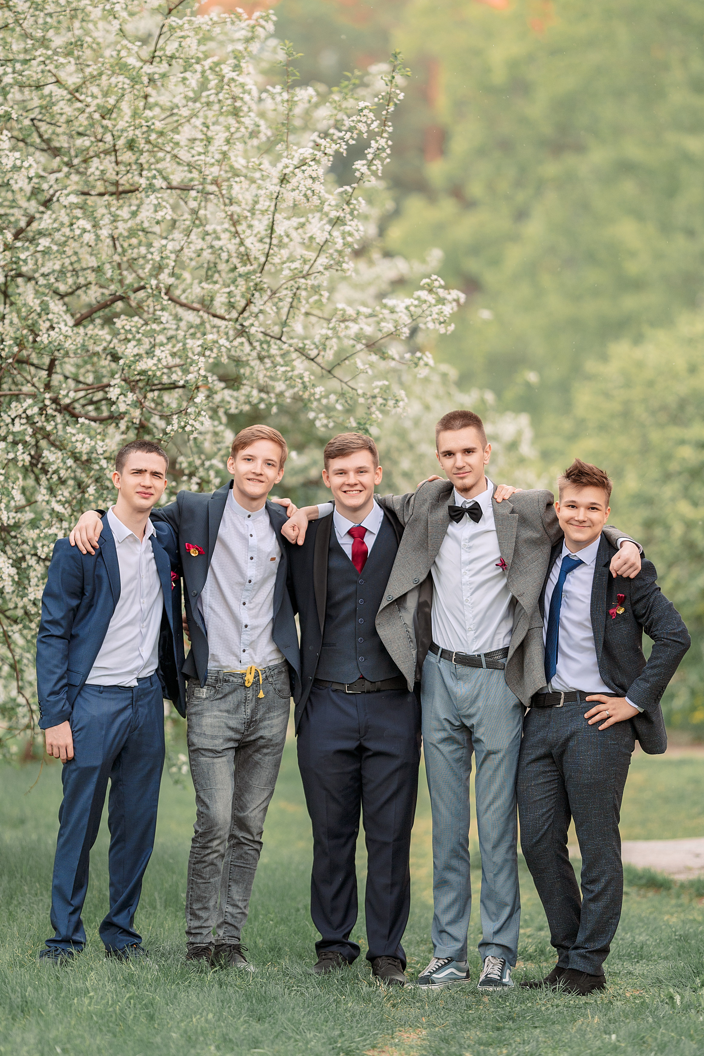 Последний звонок шк. 106 2022. Семейный, свадебный, школьный фотограф в Железногорске Целуев Андрей