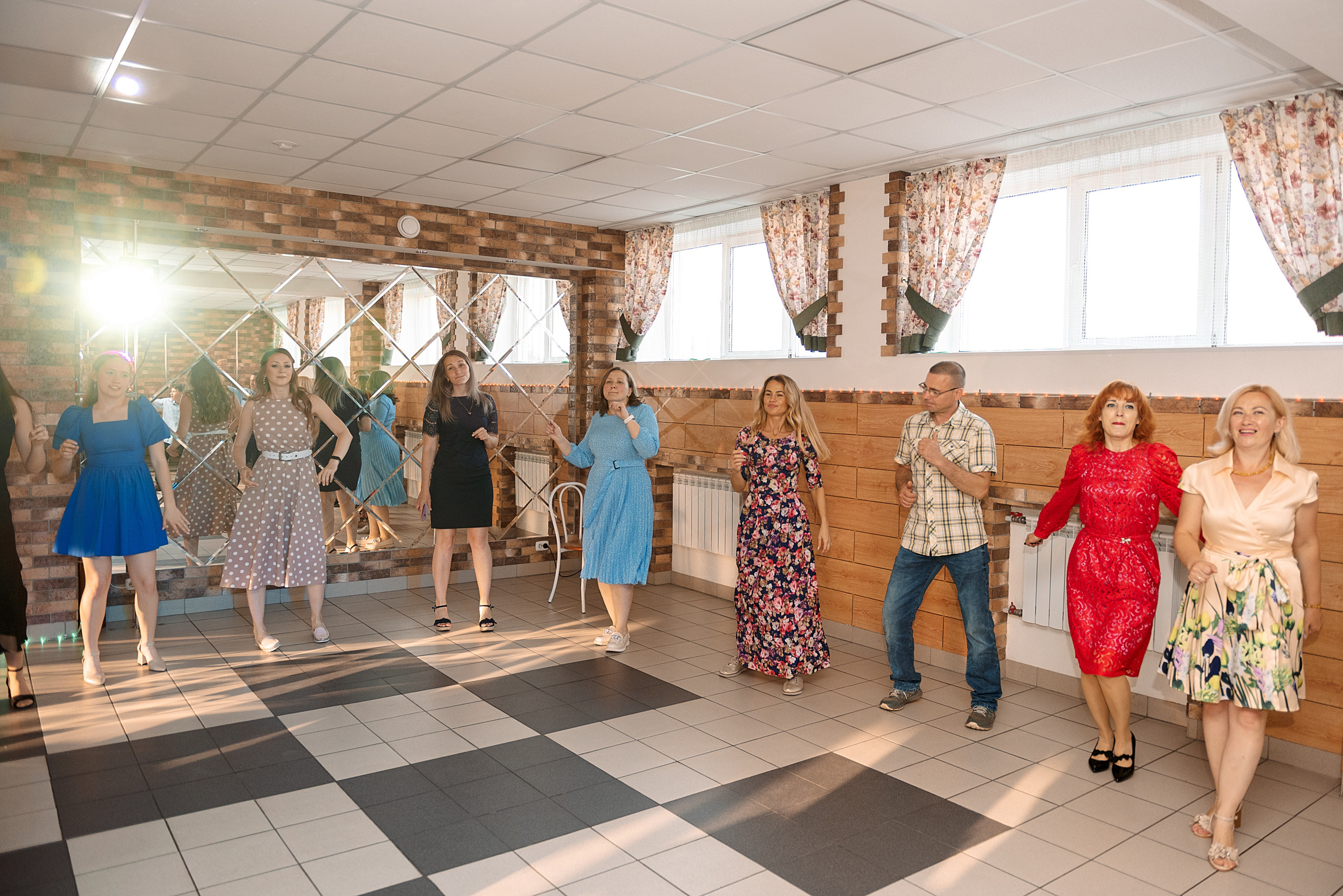 ВЫПУСКНОЙ 9кл. шк.106. Семейный, свадебный, школьный фотограф в Железногорске Целуев Андрей