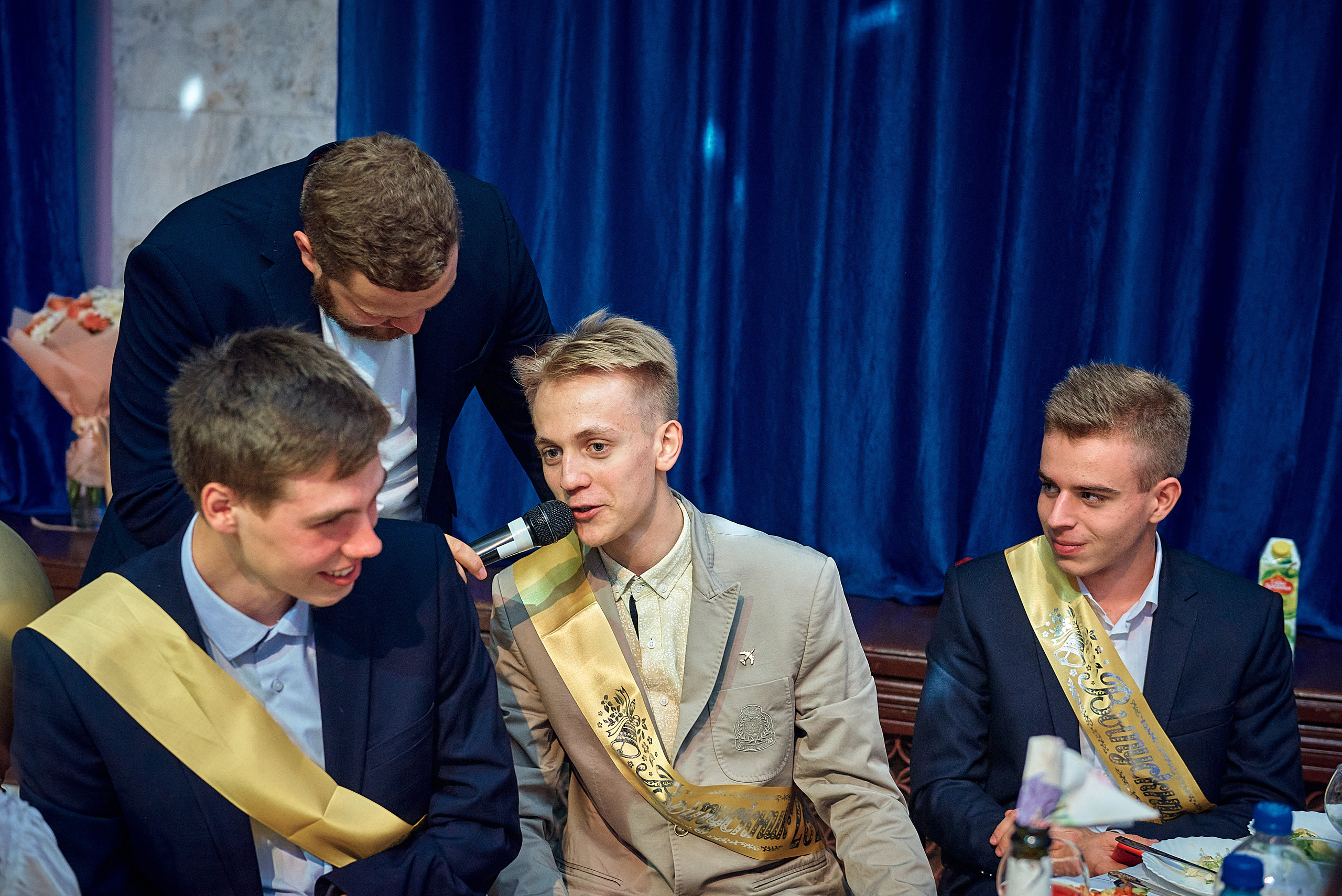 Выпускной 11 кл школа 100 2021 г. Семейный, свадебный, школьный фотограф в Железногорске Целуев Андрей