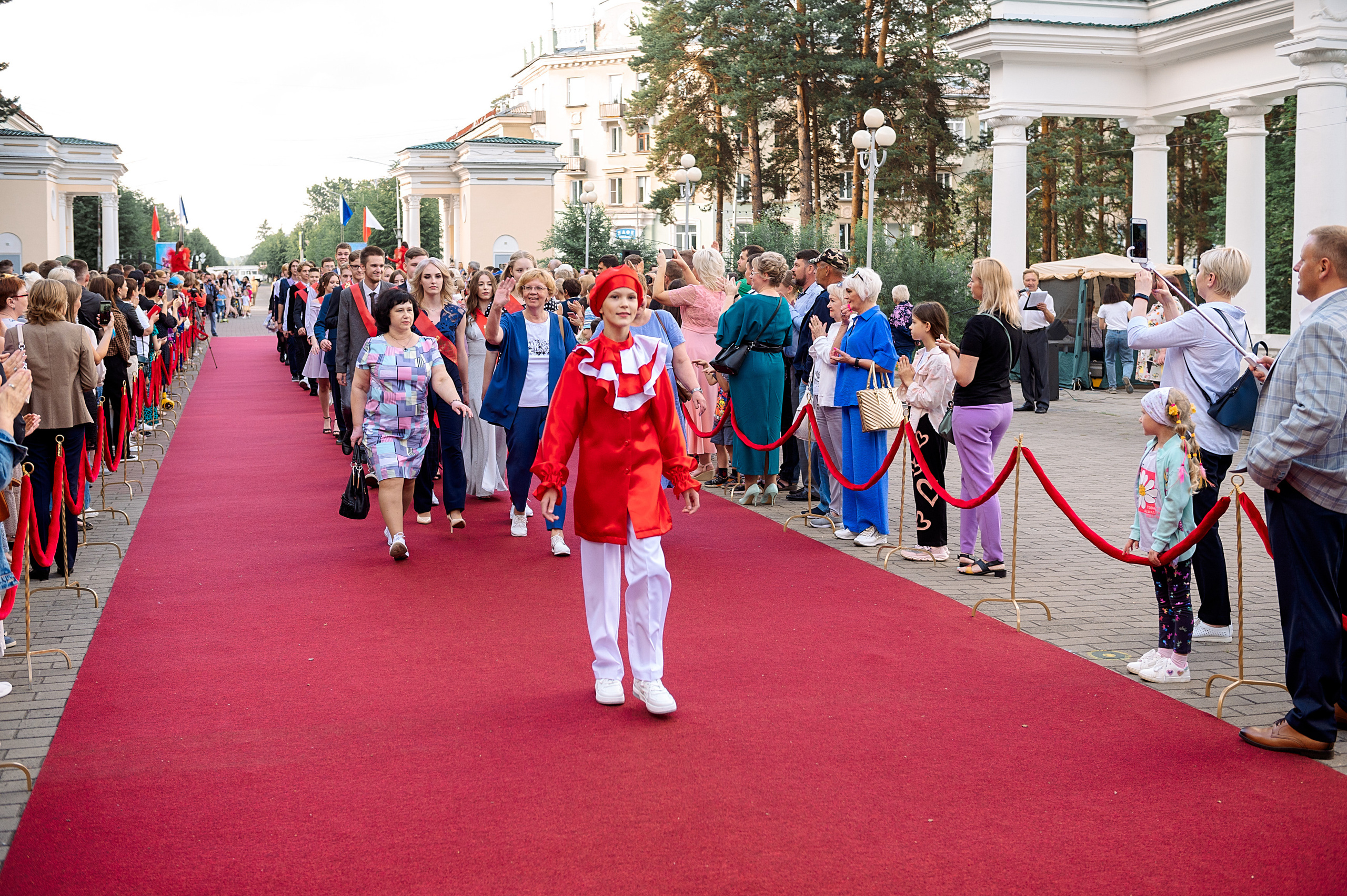 ВЫПУСКНОЙ 11А шк106. Семейный, свадебный, школьный фотограф в Железногорске Целуев Андрей