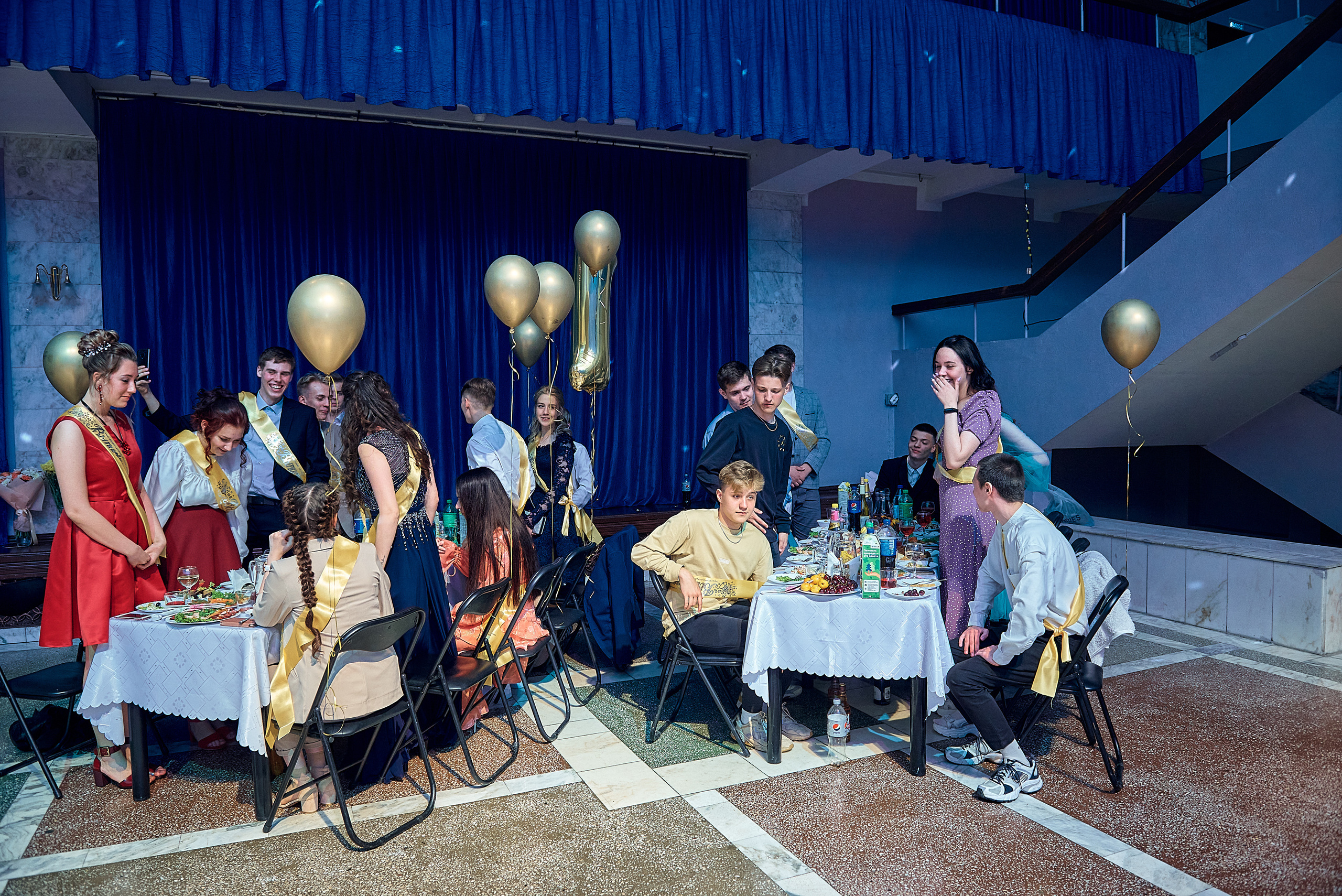 Выпускной 11 кл школа 100 2021 г. Семейный, свадебный, школьный фотограф в Железногорске Целуев Андрей