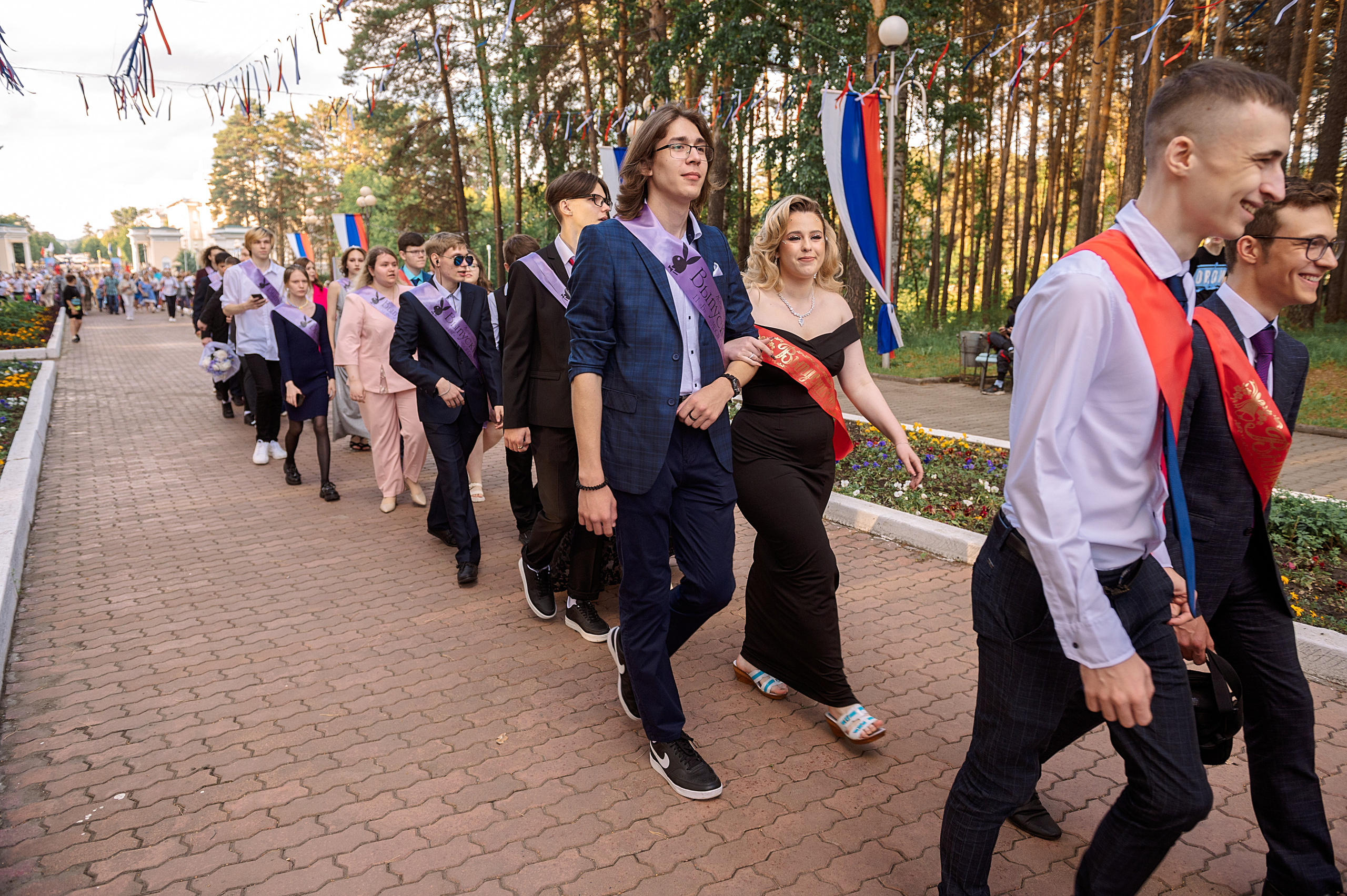 ВЫПУСКНОЙ 11А шк106. Семейный, свадебный, школьный фотограф в Железногорске Целуев Андрей