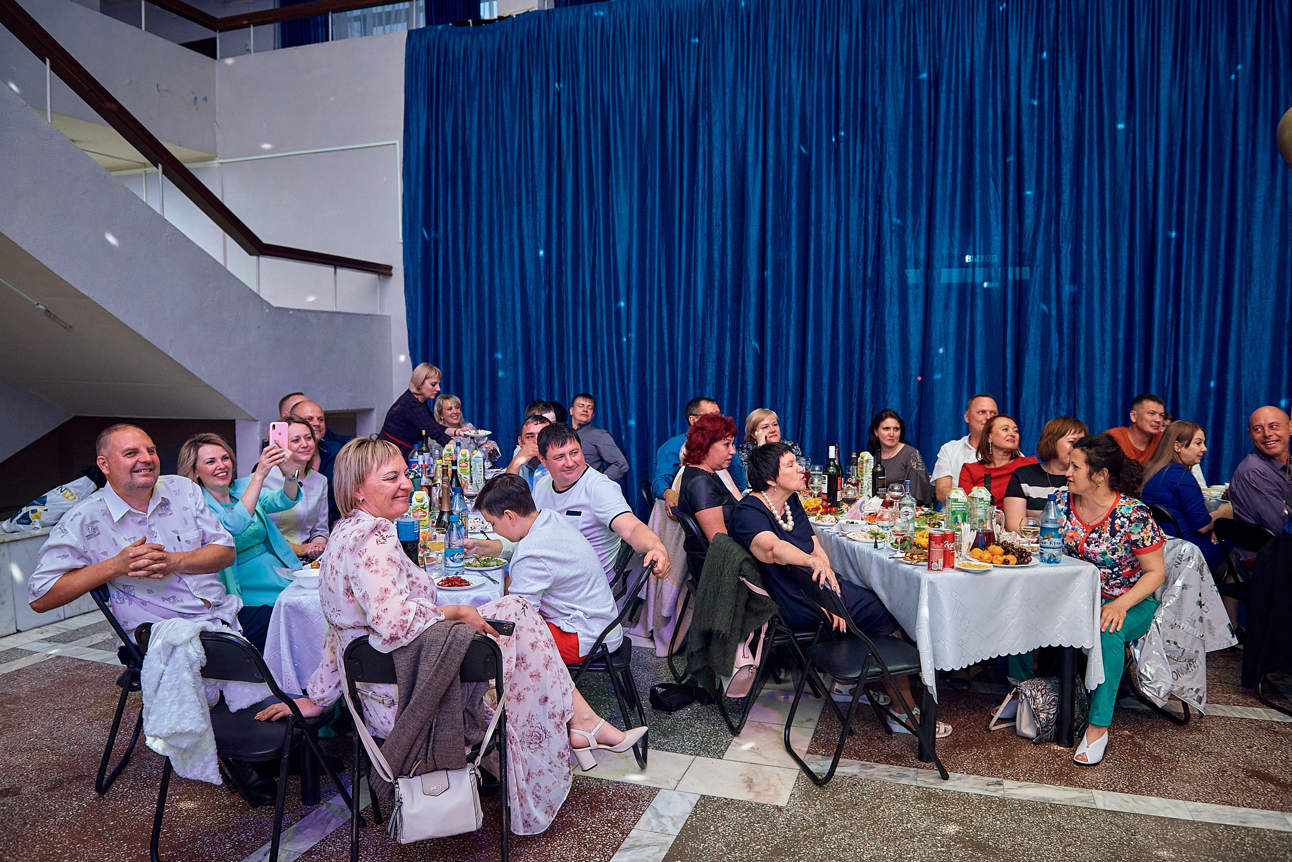 Выпускной 11 кл школа 100 2021 г. Семейный, свадебный, школьный фотограф в Железногорске Целуев Андрей