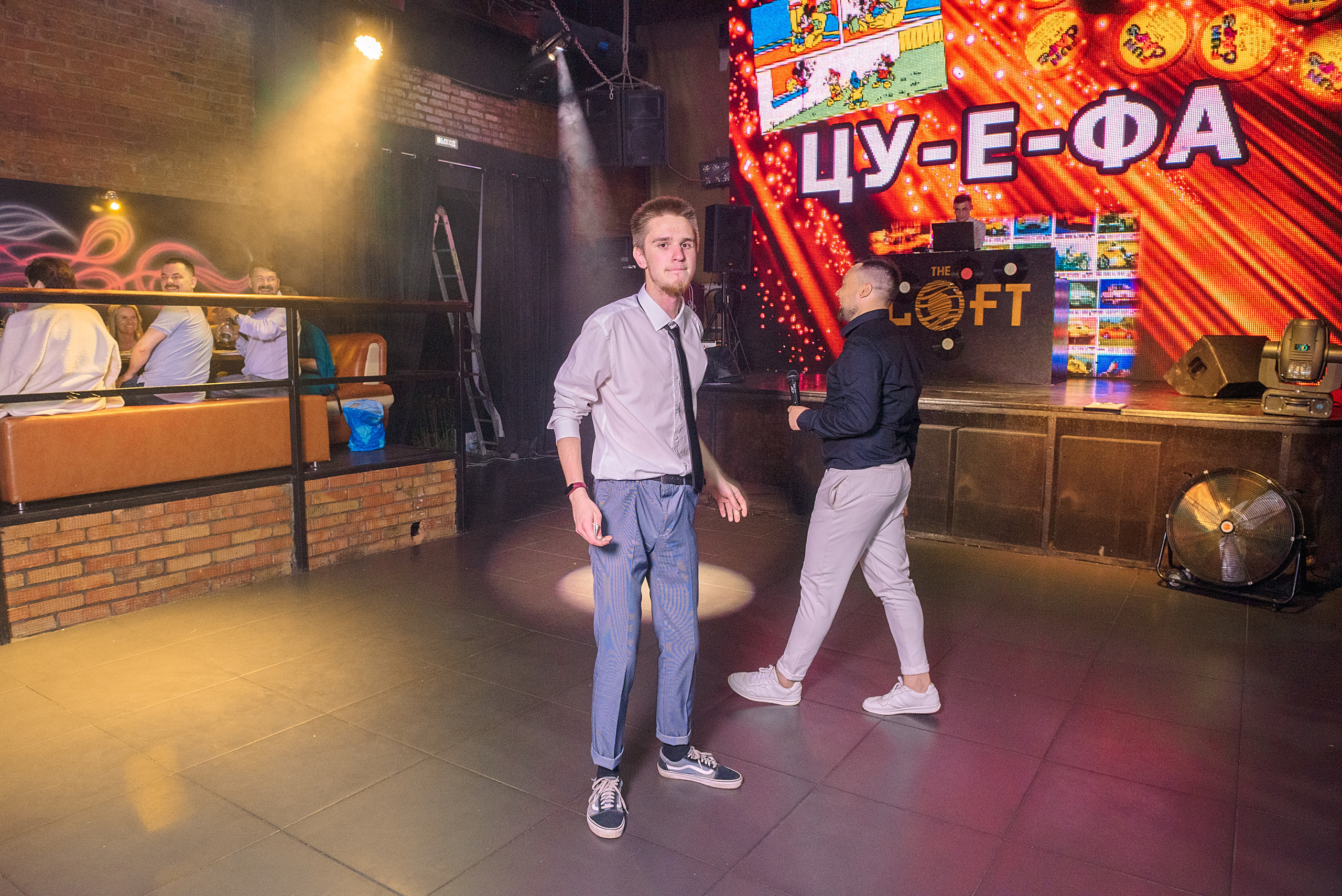 ВЫПУСКНОЙ 11А шк106. Семейный, свадебный, школьный фотограф в Железногорске Целуев Андрей