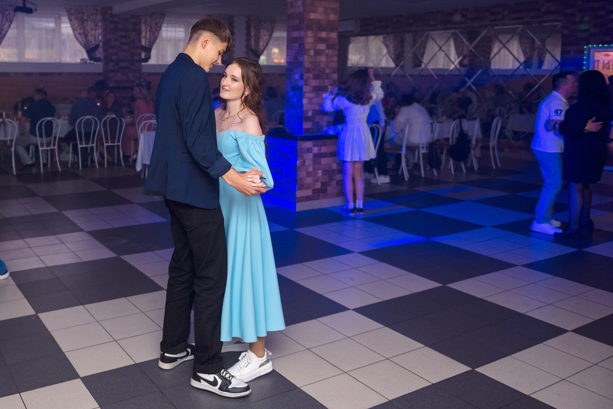 ВЫПУСКНОЙ 9кл. гимназия 91. Семейный, свадебный, школьный фотограф в Железногорске Целуев Андрей