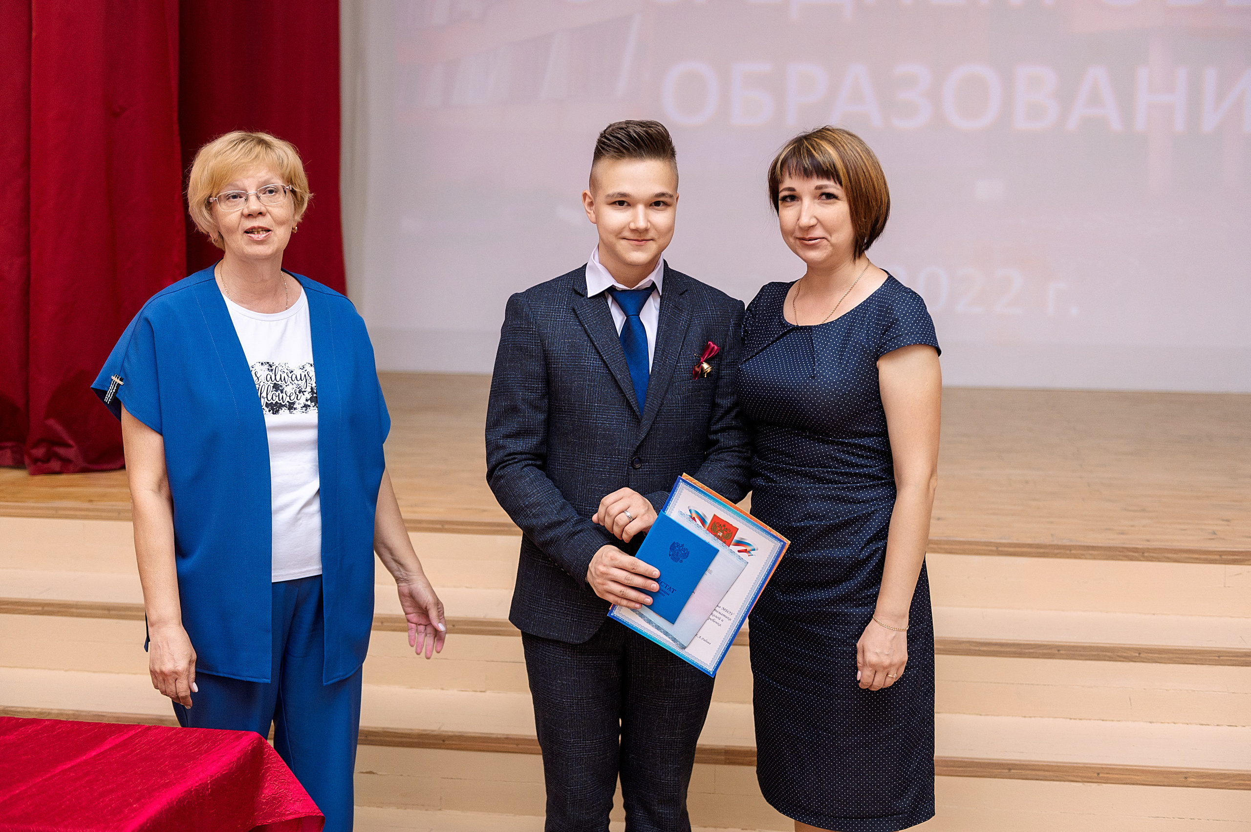 ВЫПУСКНОЙ 11А шк106. Семейный, свадебный, школьный фотограф в Железногорске Целуев Андрей