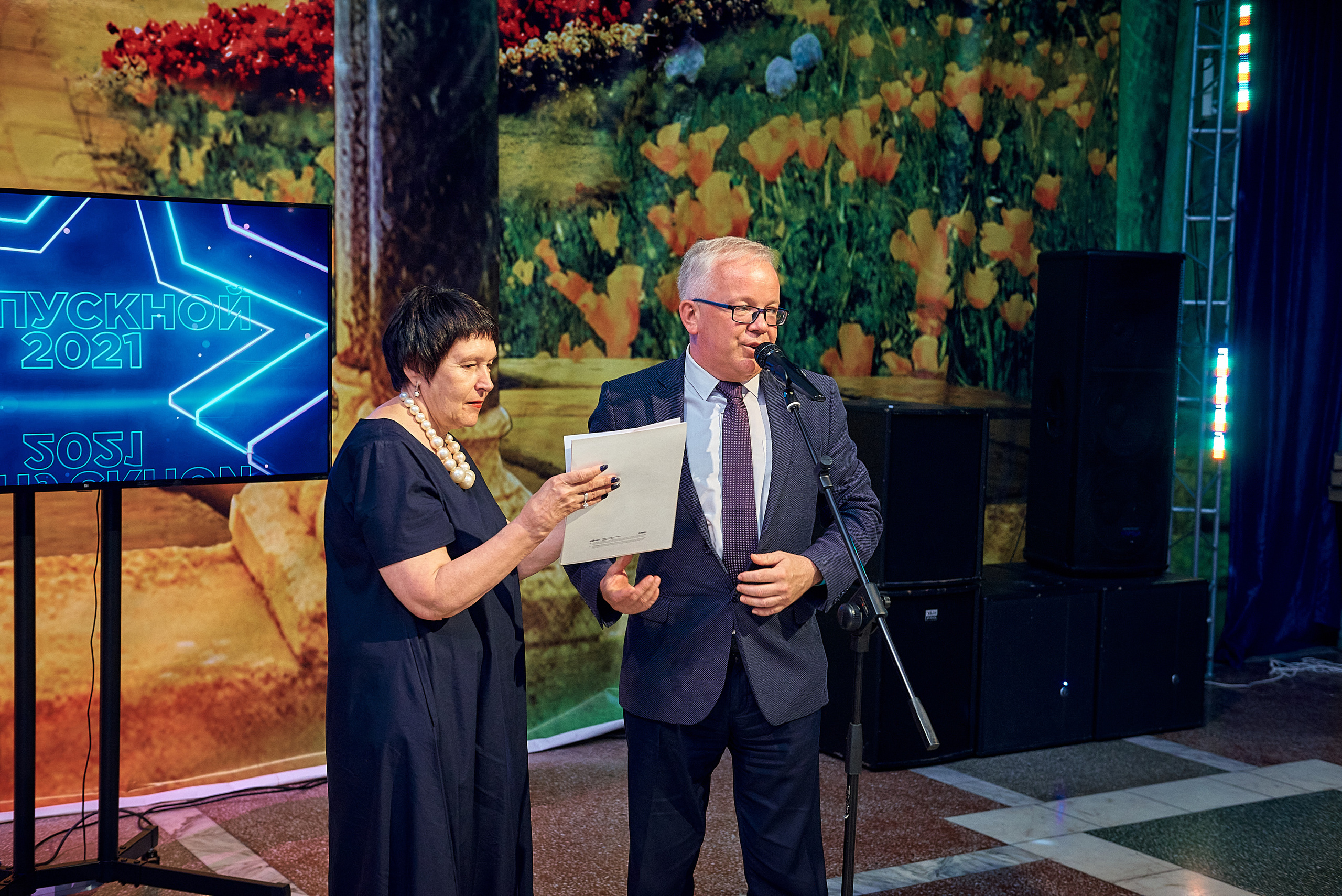 Выпускной 11 кл школа 100 2021 г. Семейный, свадебный, школьный фотограф в Железногорске Целуев Андрей