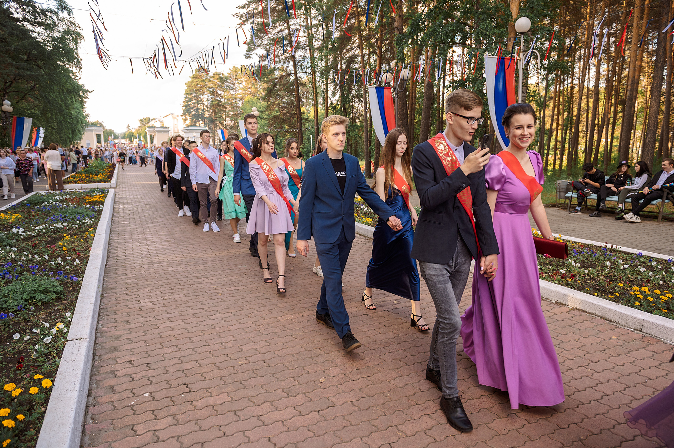 ВЫПУСКНОЙ 11А шк106. Семейный, свадебный, школьный фотограф в Железногорске Целуев Андрей