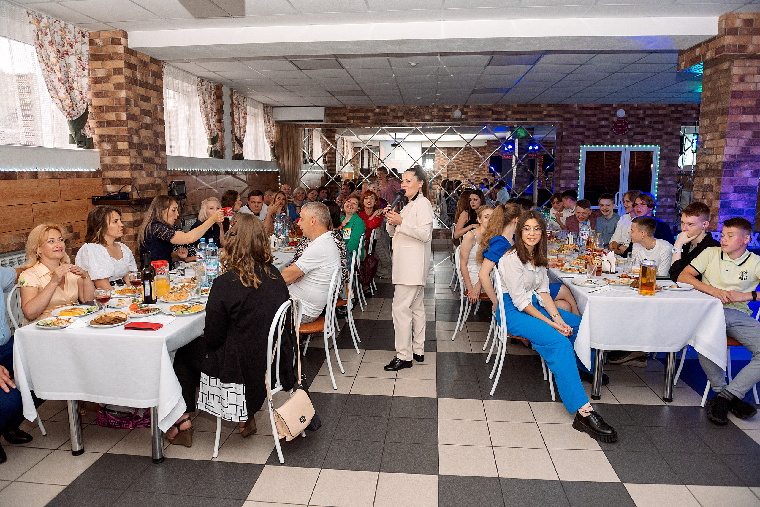 ВЫПУСКНОЙ 9кл. шк.106. Семейный, свадебный, школьный фотограф в Железногорске Целуев Андрей