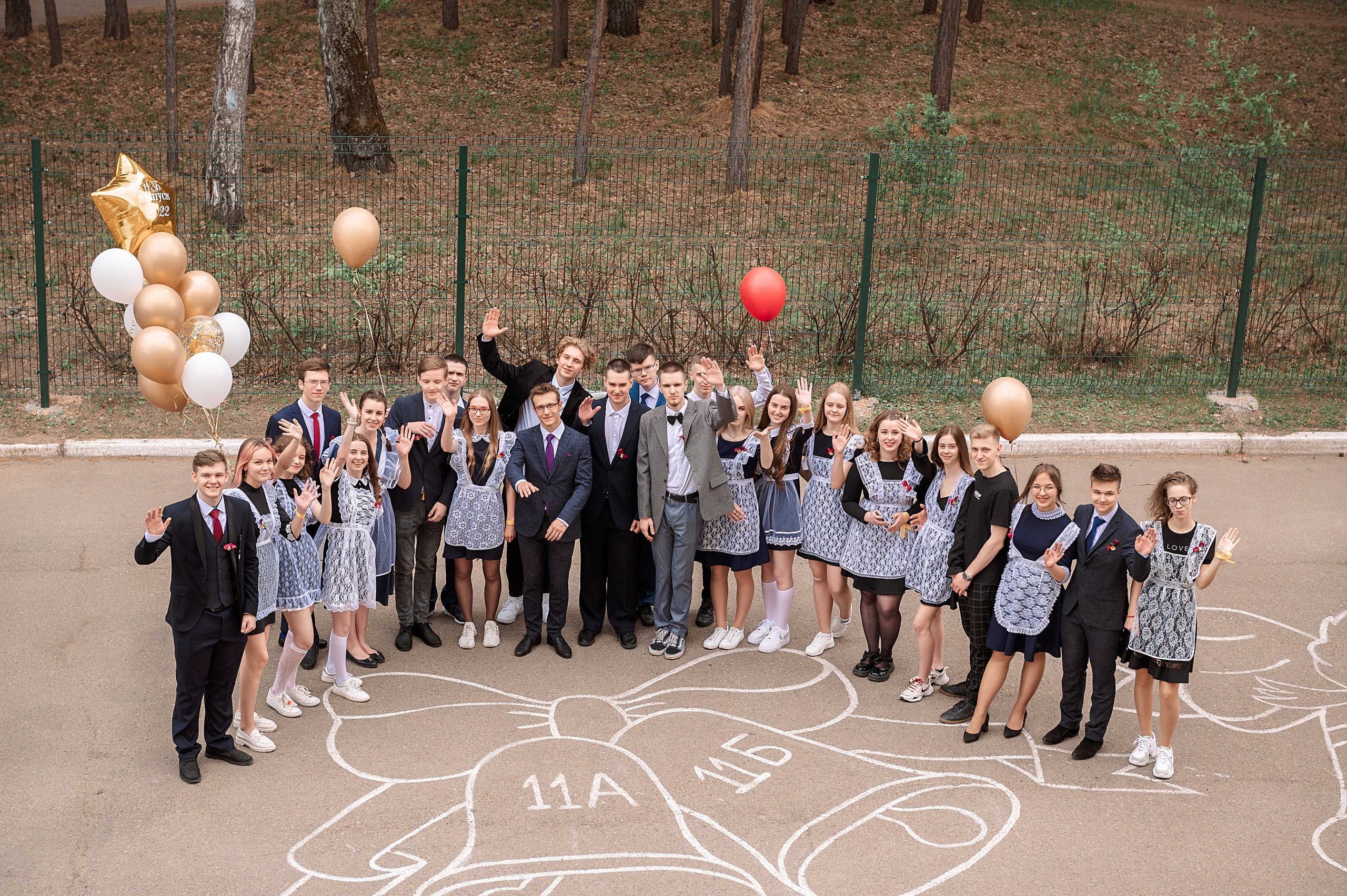 Последний звонок шк. 106 2022. Семейный, свадебный, школьный фотограф в Железногорске Целуев Андрей