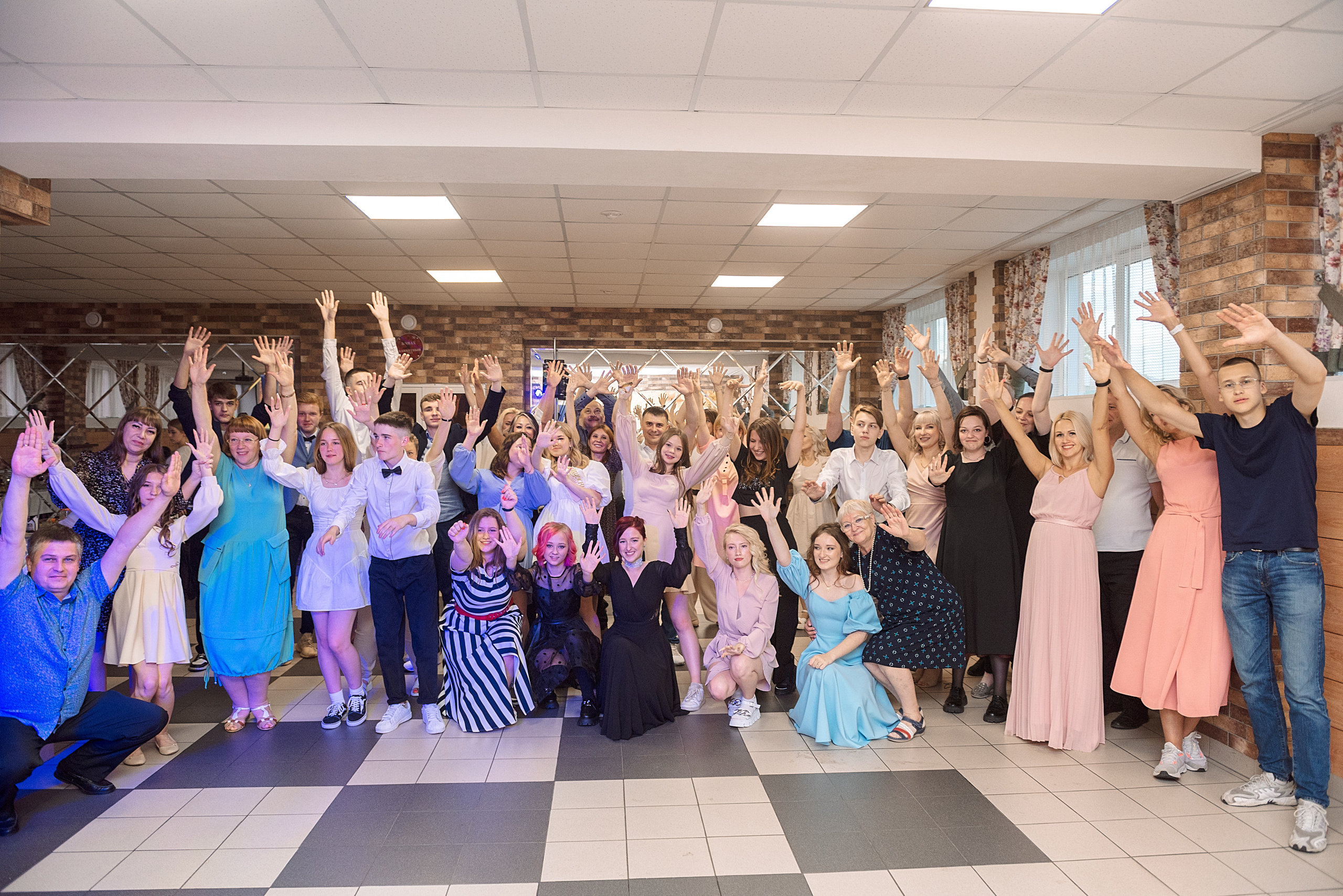 ВЫПУСКНОЙ 9кл. гимназия 91. Семейный, свадебный, школьный фотограф в Железногорске Целуев Андрей