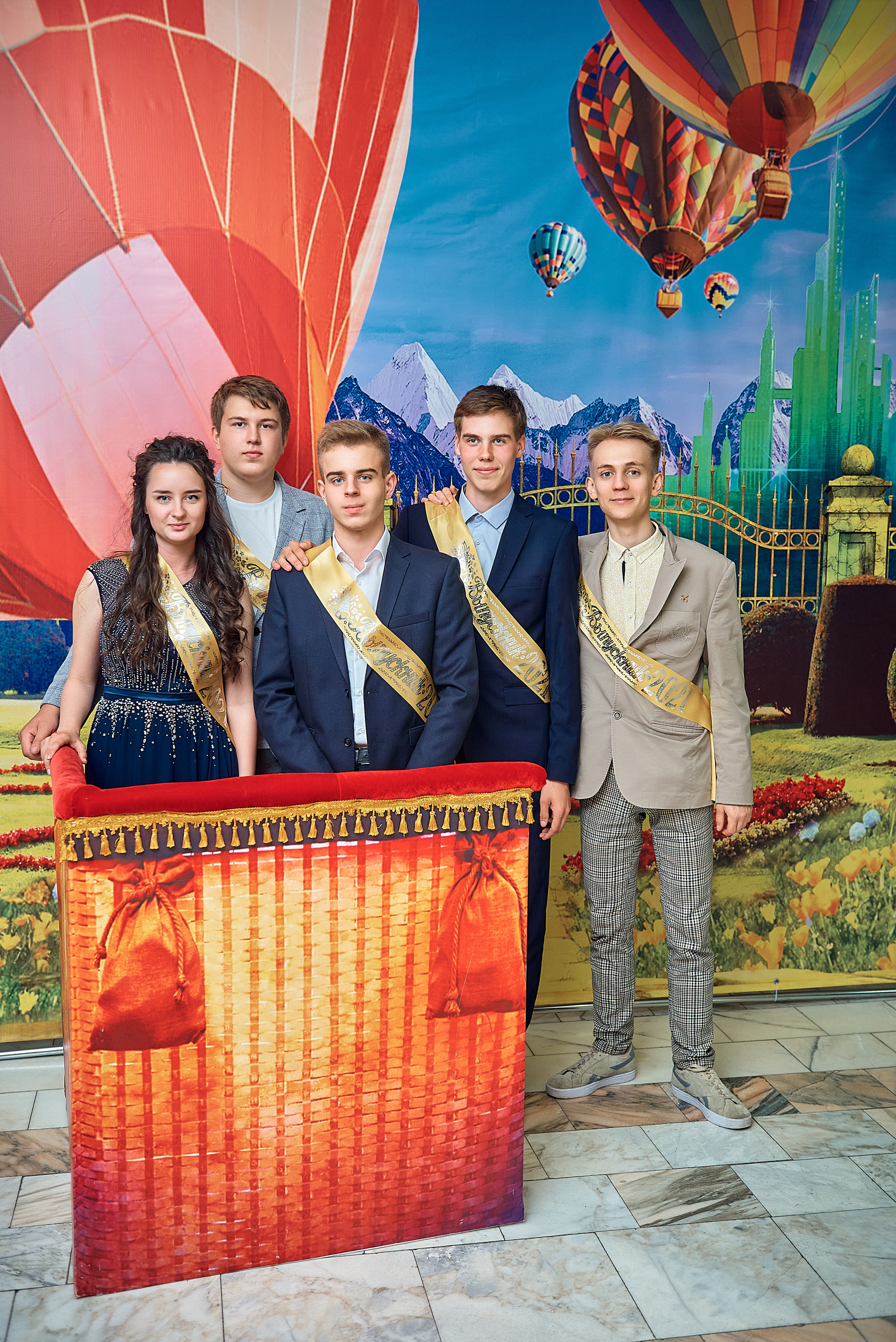 Выпускной 11 кл школа 100 2021 г. Семейный, свадебный, школьный фотограф в Железногорске Целуев Андрей