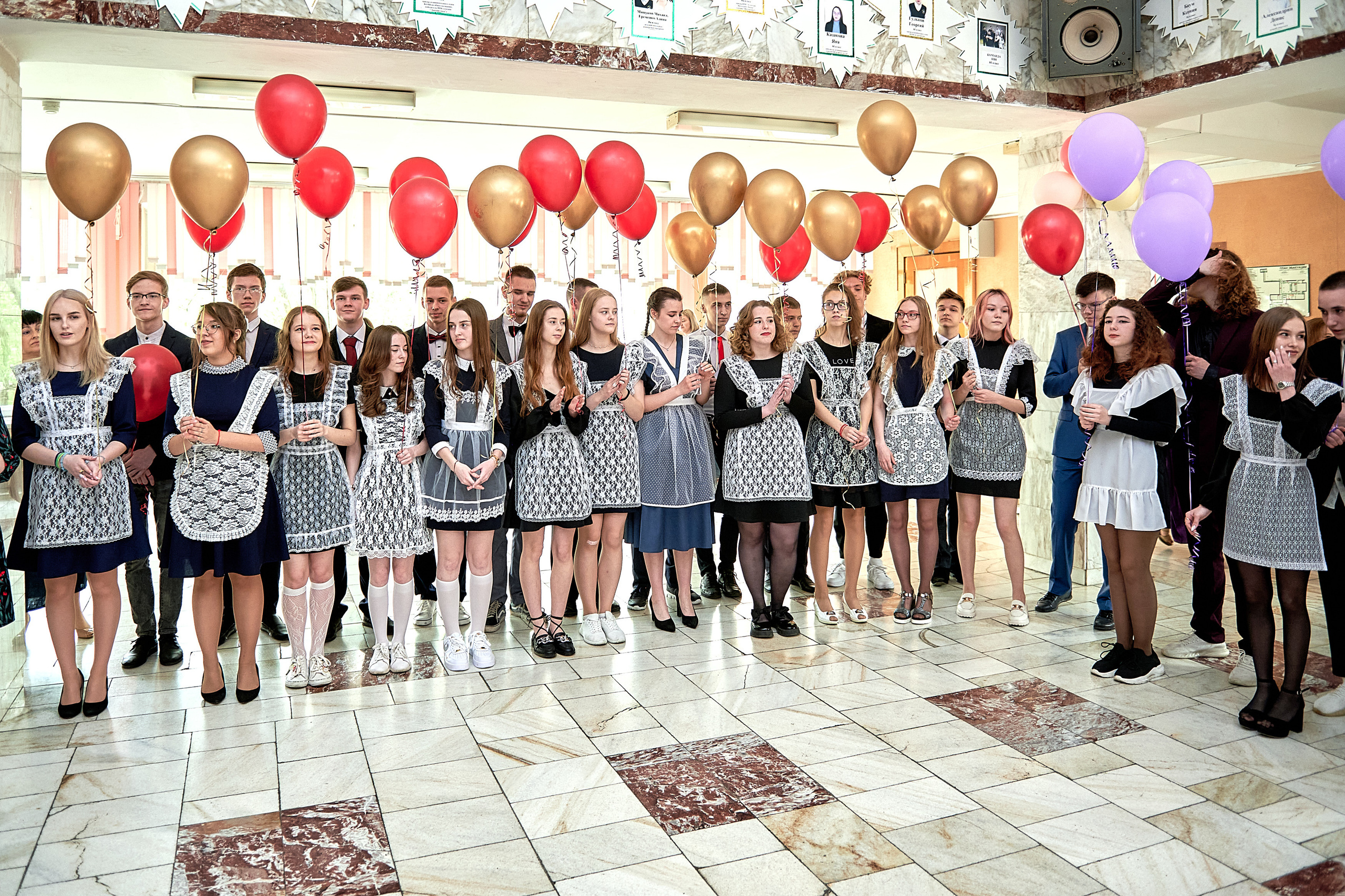 Последний звонок шк. 106 2022. Семейный, свадебный, школьный фотограф в Железногорске Целуев Андрей