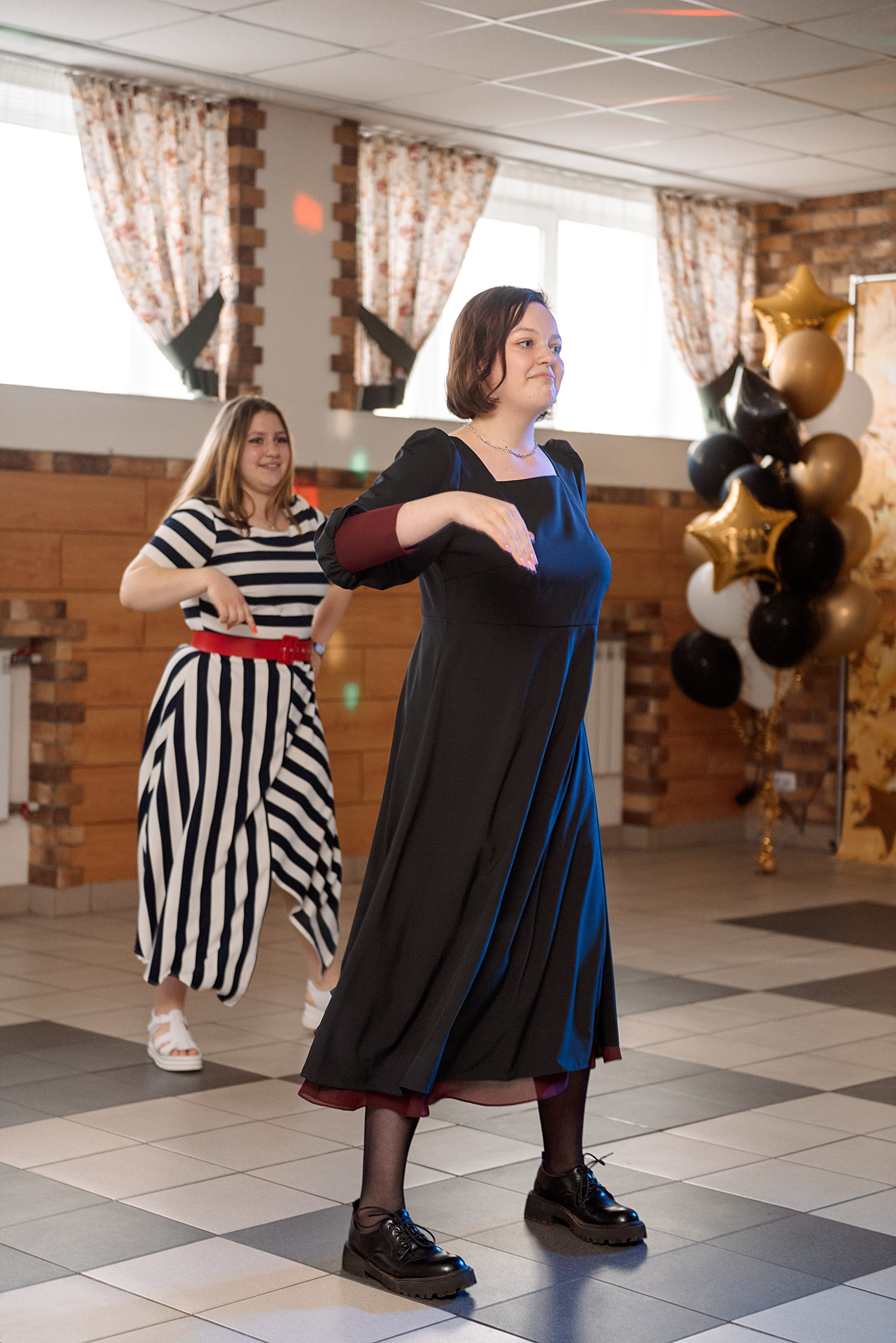 ВЫПУСКНОЙ 9кл. гимназия 91. Семейный, свадебный, школьный фотограф в Железногорске Целуев Андрей