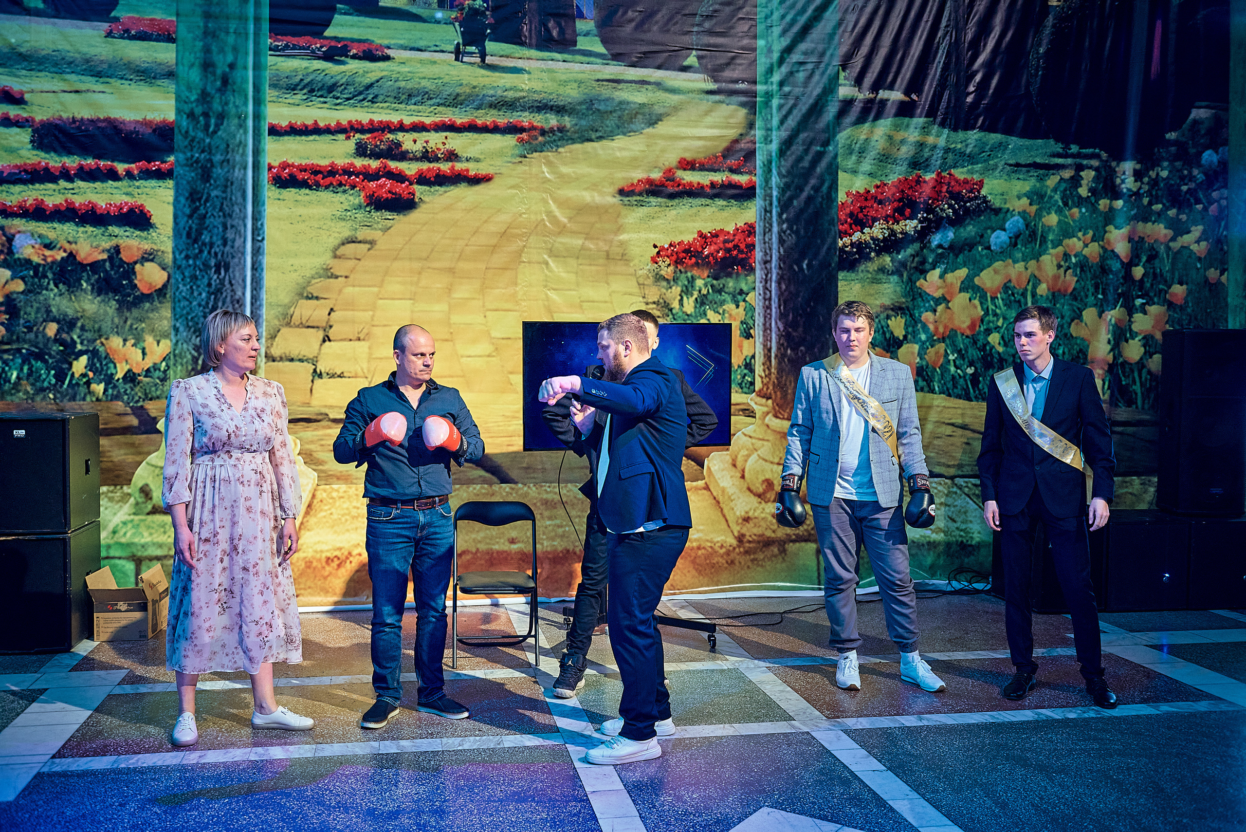 Выпускной 11 кл школа 100 2021 г. Семейный, свадебный, школьный фотограф в Железногорске Целуев Андрей