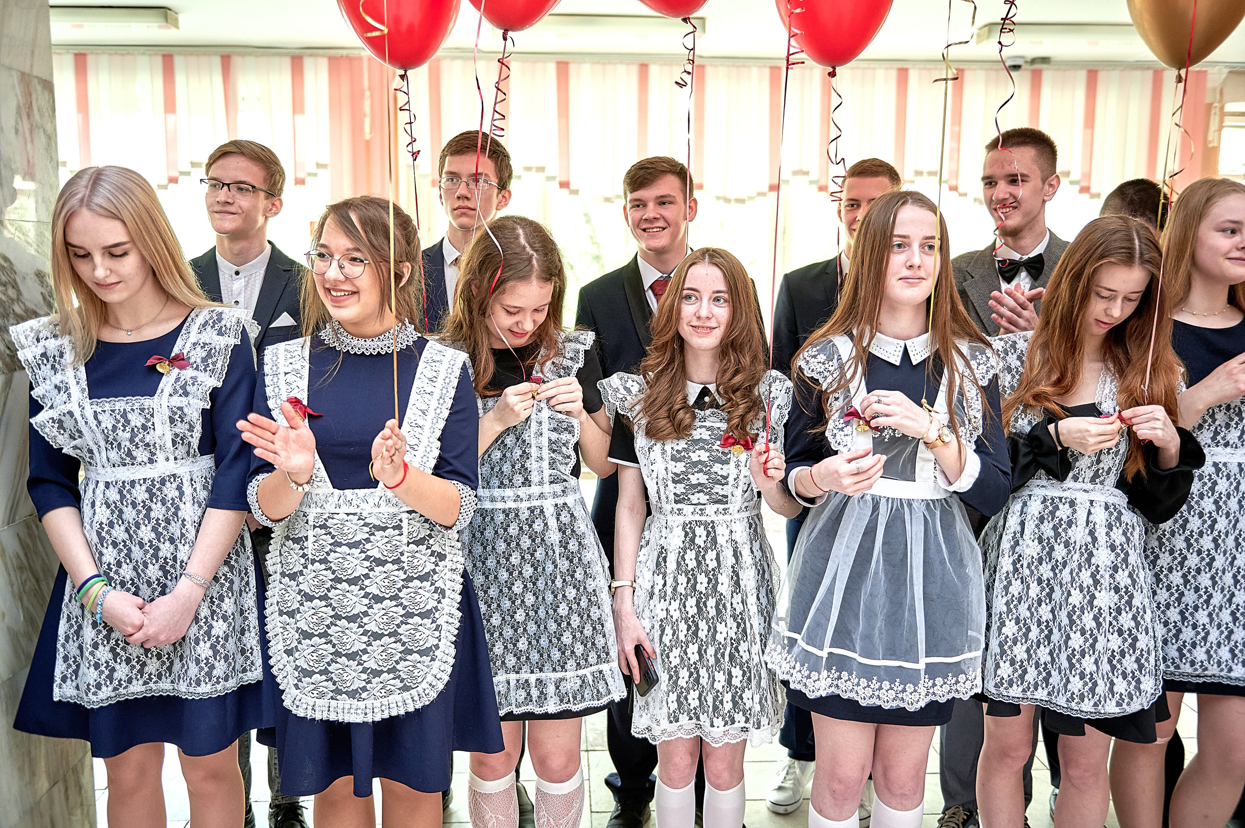 Последний звонок шк. 106 2022. Семейный, свадебный, школьный фотограф в Железногорске Целуев Андрей