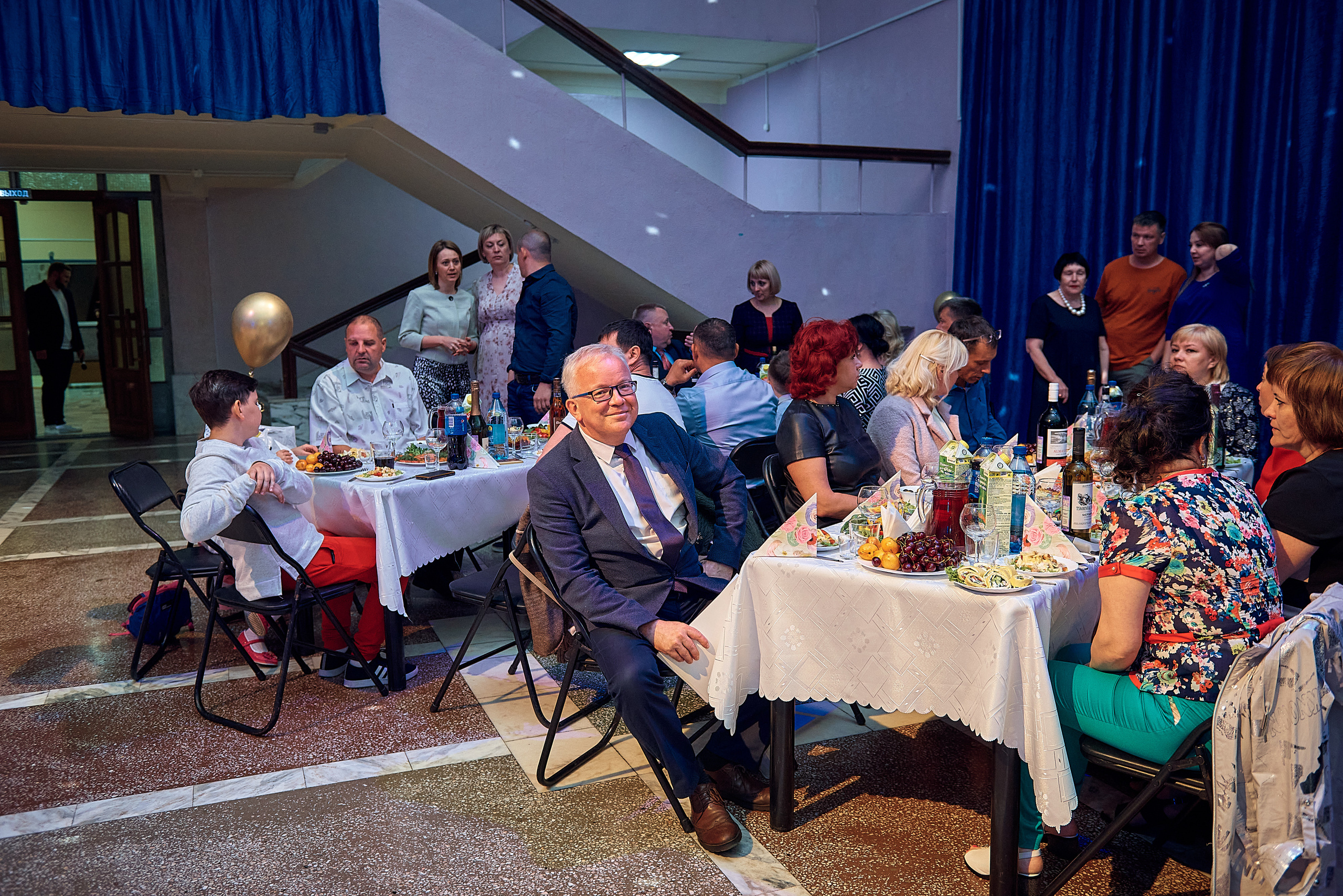 Выпускной 11 кл школа 100 2021 г. Семейный, свадебный, школьный фотограф в Железногорске Целуев Андрей