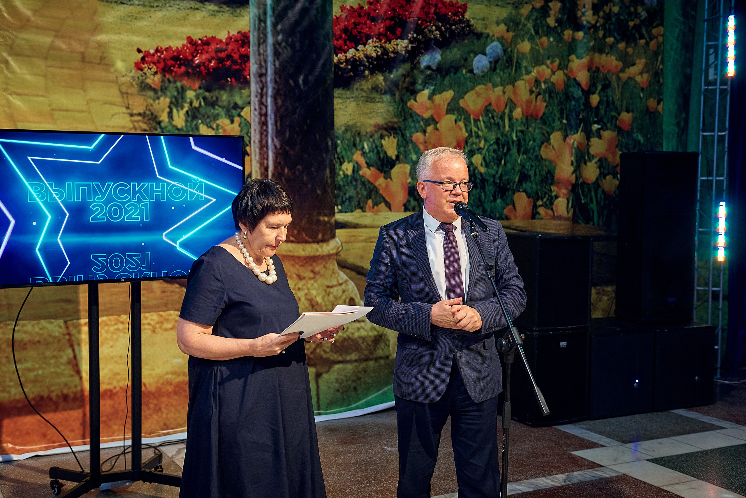 Выпускной 11 кл школа 100 2021 г. Семейный, свадебный, школьный фотограф в Железногорске Целуев Андрей