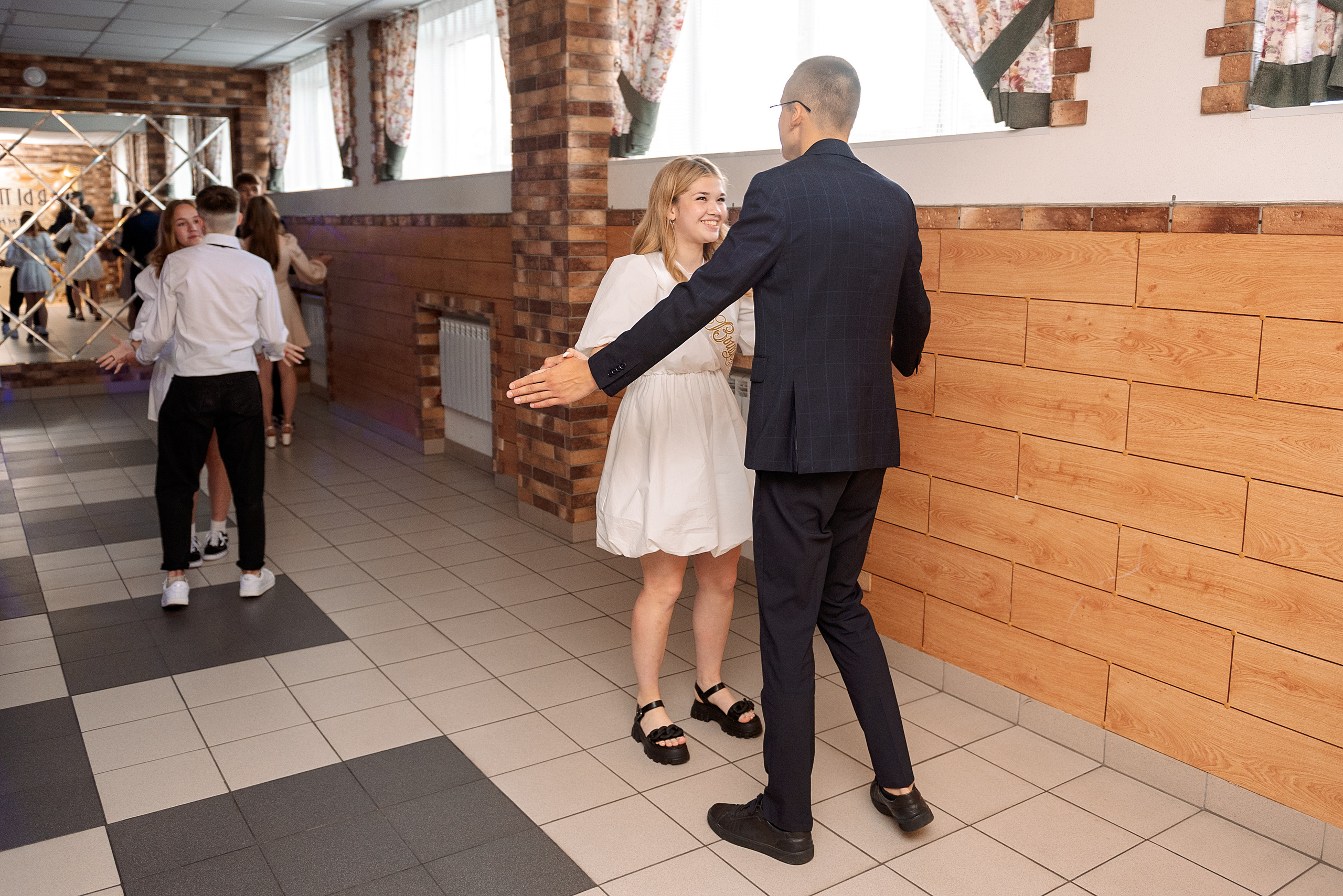 ВЫПУСКНОЙ 9кл. гимназия 91. Семейный, свадебный, школьный фотограф в Железногорске Целуев Андрей