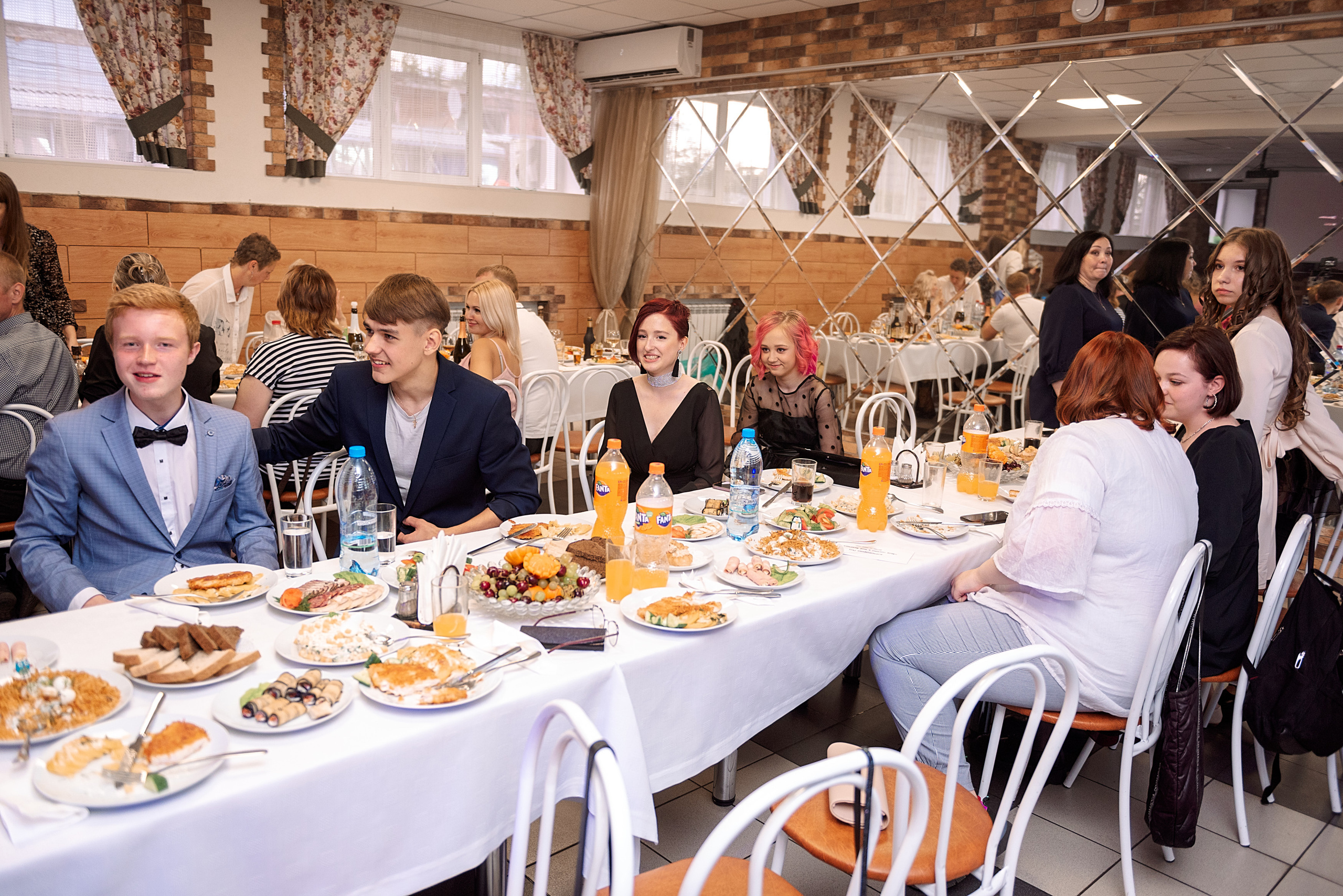 ВЫПУСКНОЙ 9кл. гимназия 91. Семейный, свадебный, школьный фотограф в Железногорске Целуев Андрей