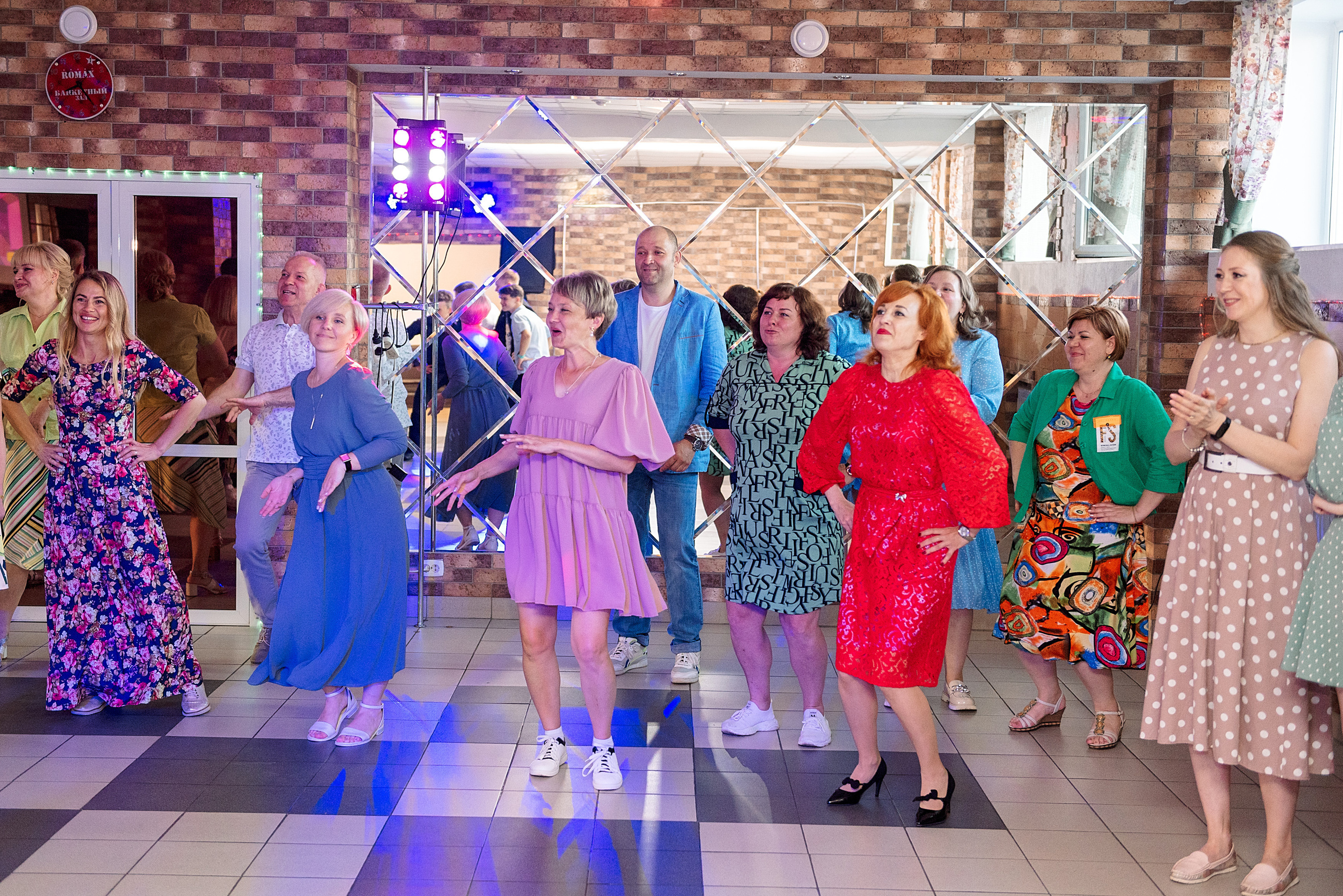 ВЫПУСКНОЙ 9кл. шк.106. Семейный, свадебный, школьный фотограф в Железногорске Целуев Андрей