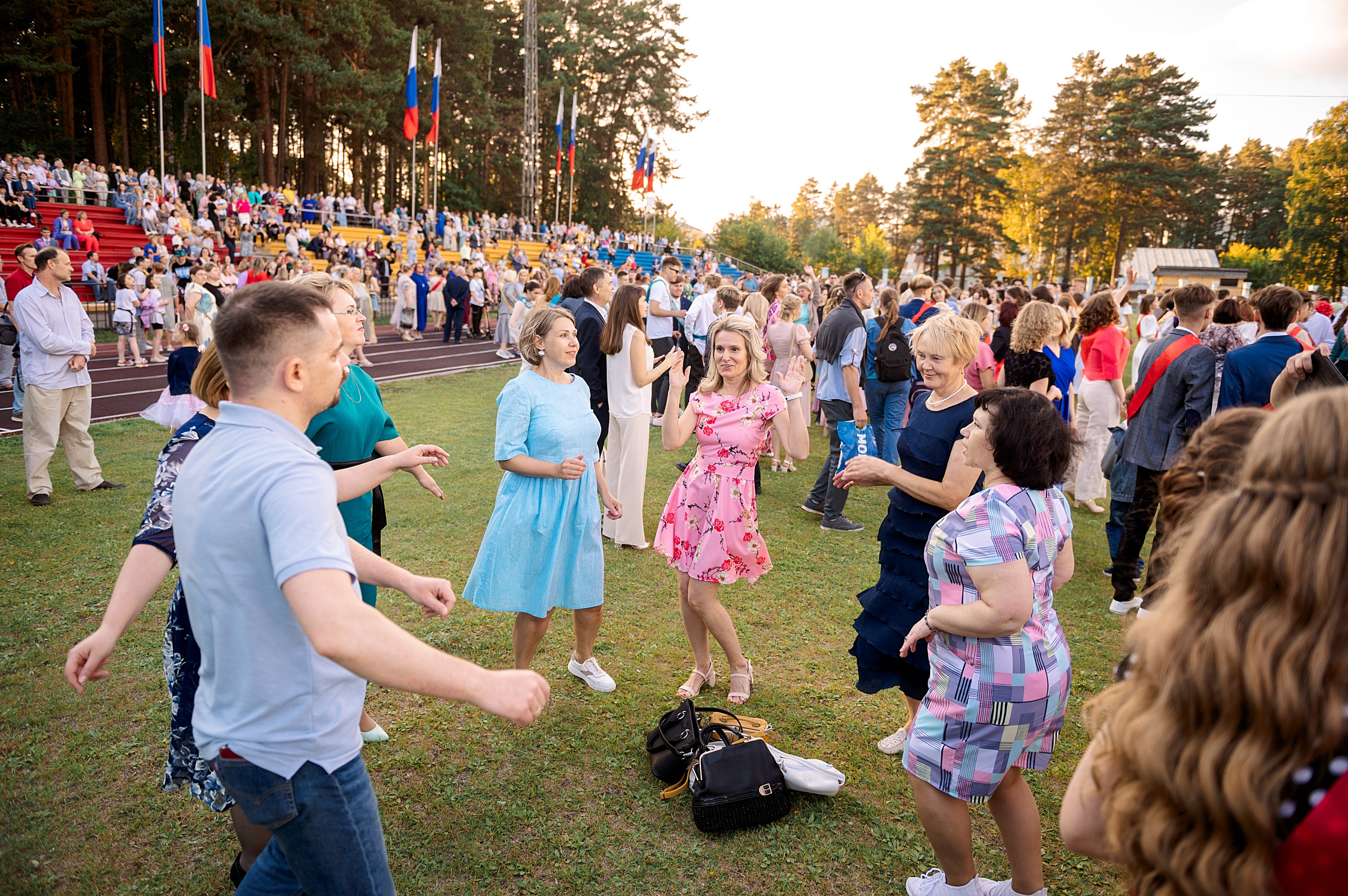 ВЫПУСКНОЙ 11А шк106. Семейный, свадебный, школьный фотограф в Железногорске Целуев Андрей