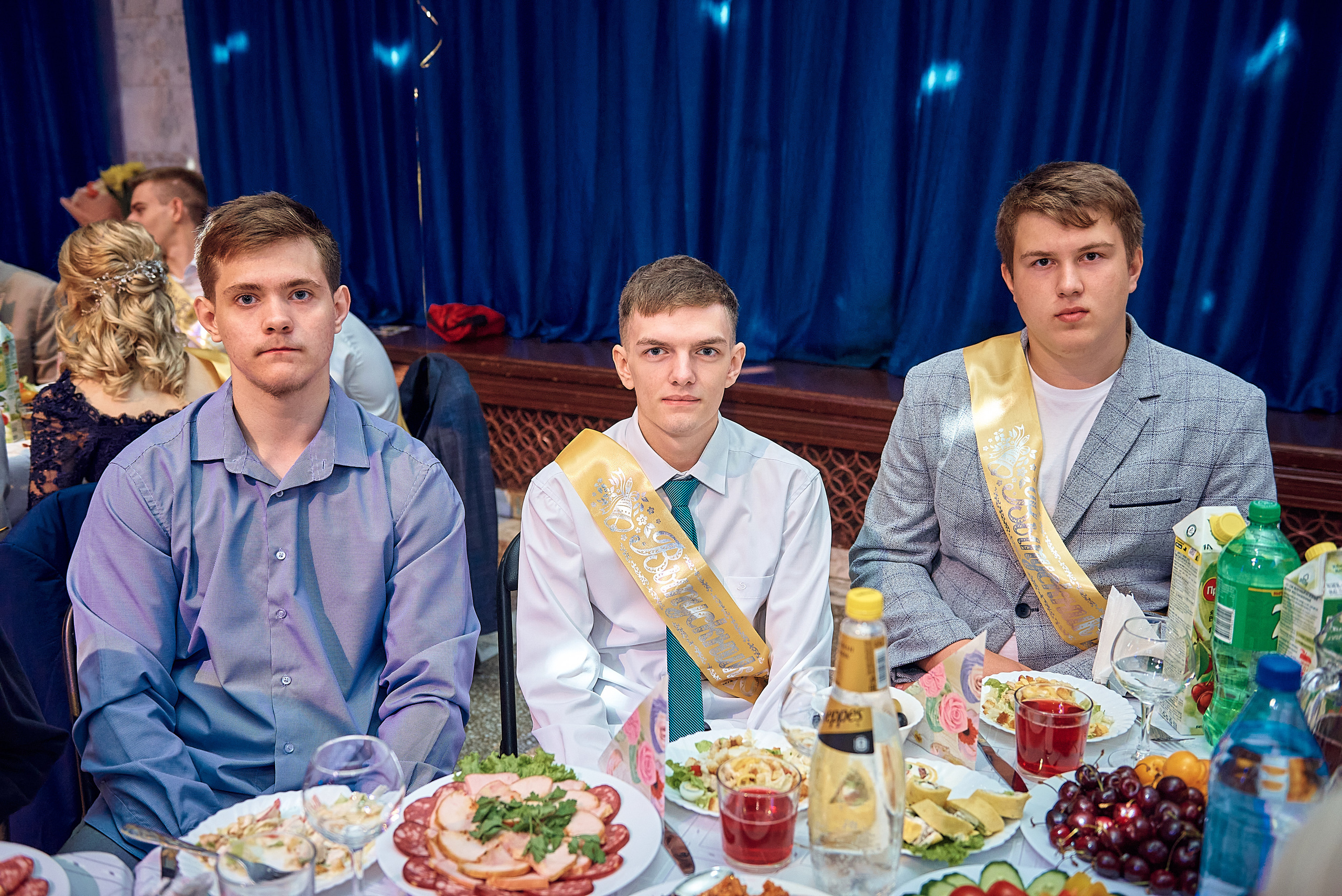 Выпускной 11 кл школа 100 2021 г. Семейный, свадебный, школьный фотограф в Железногорске Целуев Андрей