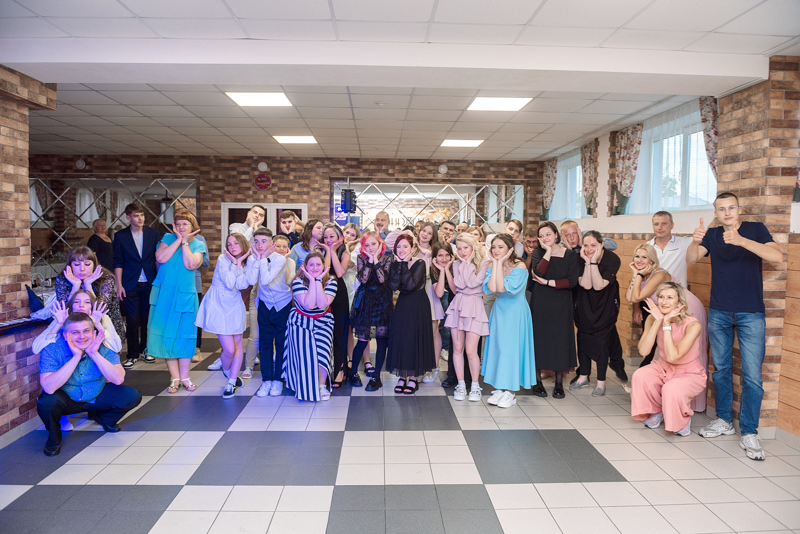 ВЫПУСКНОЙ 9кл. гимназия 91. Семейный, свадебный, школьный фотограф в Железногорске Целуев Андрей